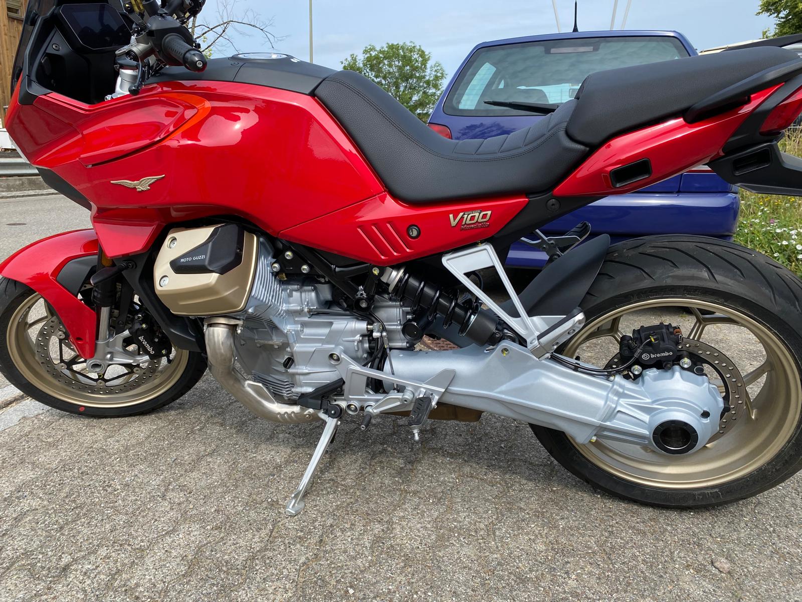 MOTO GUZZI V100 Mandello-image-2