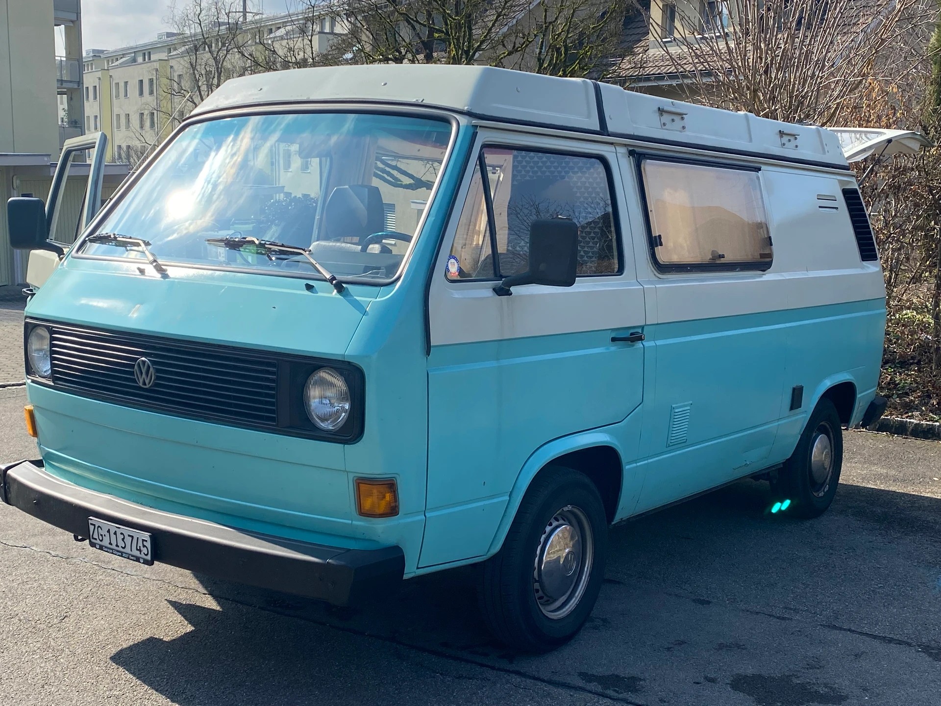VW (Typ 2) Camper-image-1