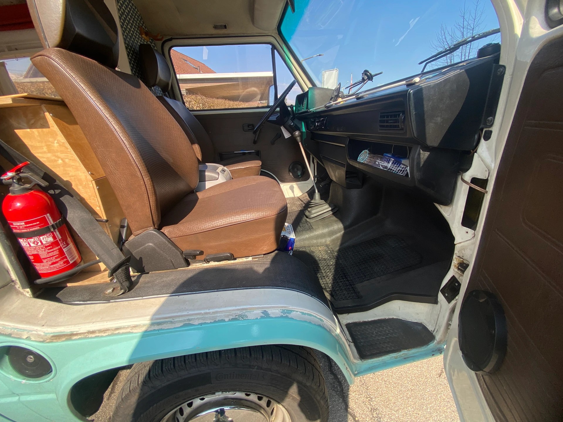 VW (Typ 2) Camper-image-15