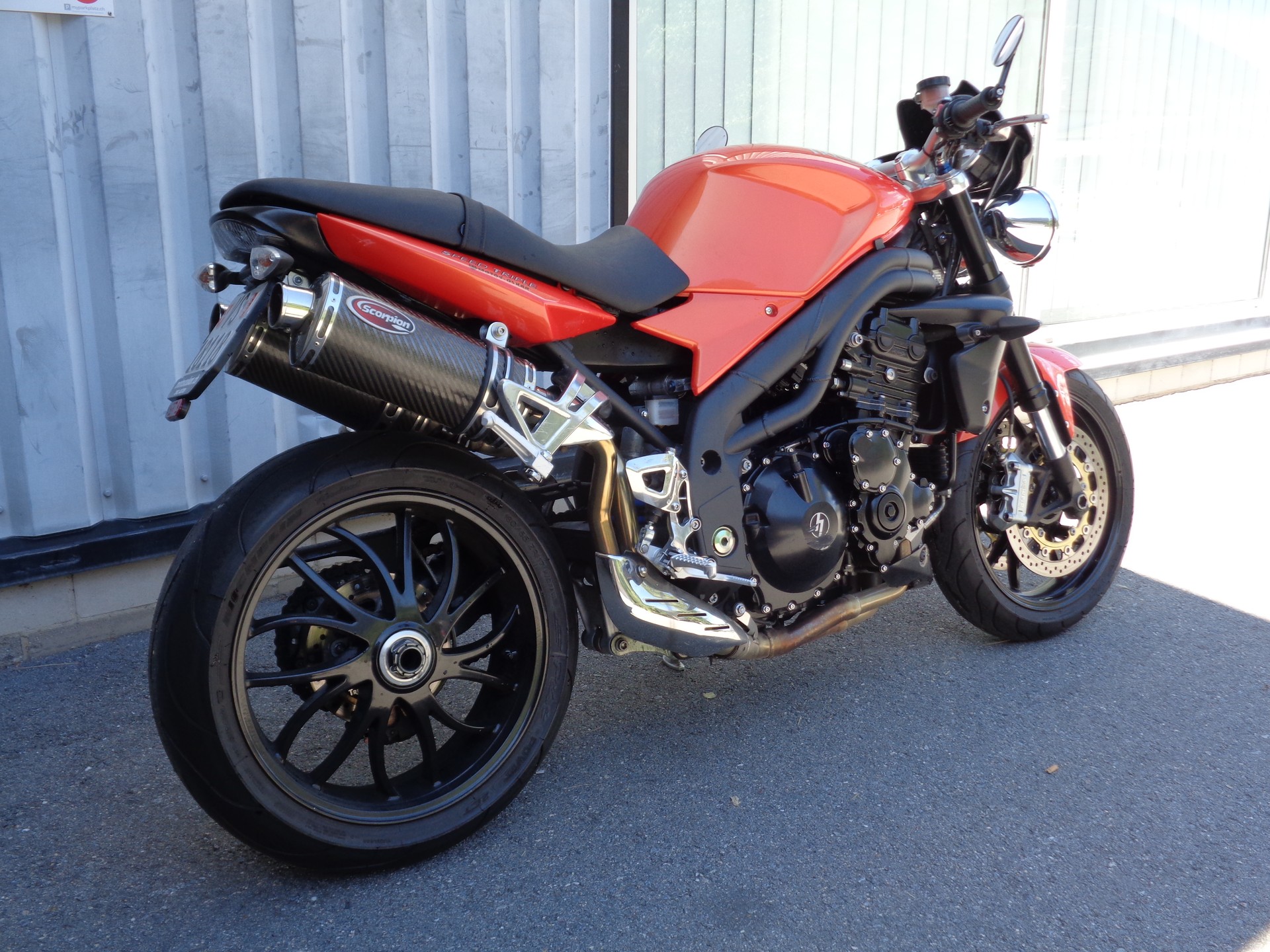 TRIUMPH Speed Triple 1050-image-2