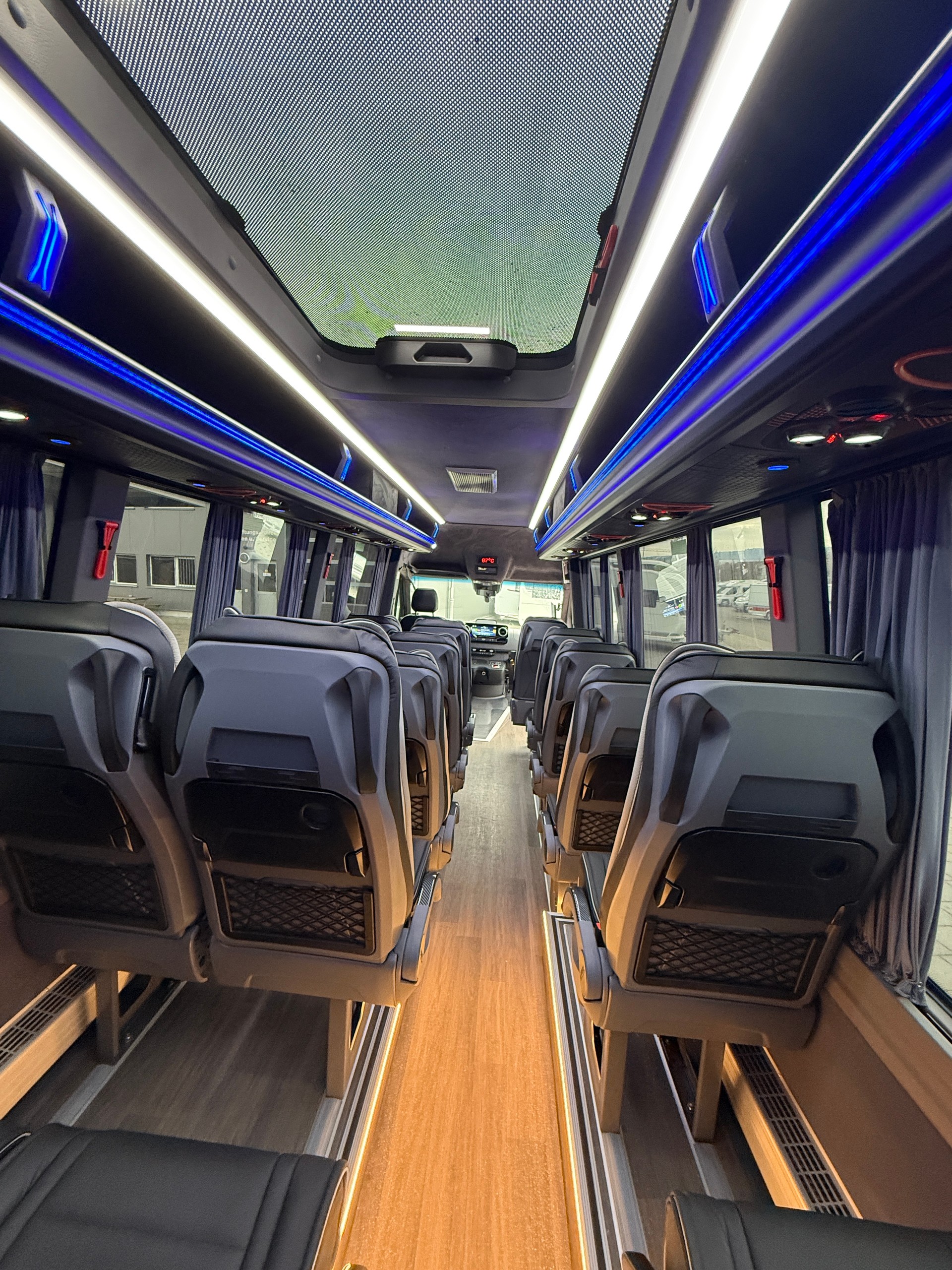 MERCEDES-BENZ Sprinter 519 VIP LAND XXL Midibus-image-9