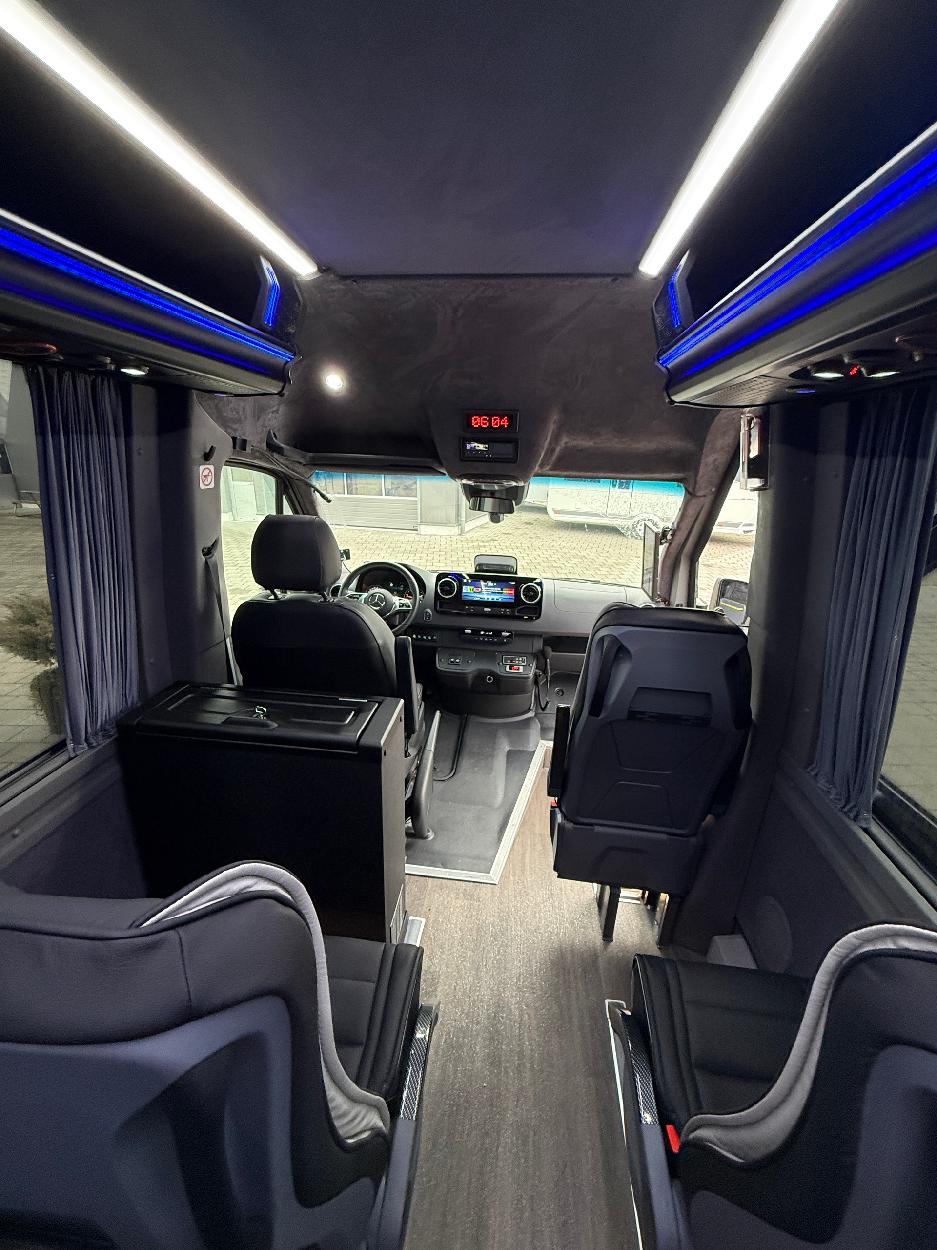 MERCEDES-BENZ Sprinter 519 VIP LAND XXL Midibus-image-11