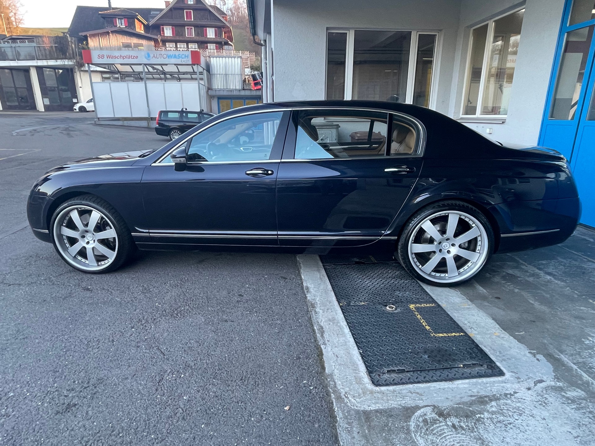 BENTLEY Flying Spur 6.0-image-4