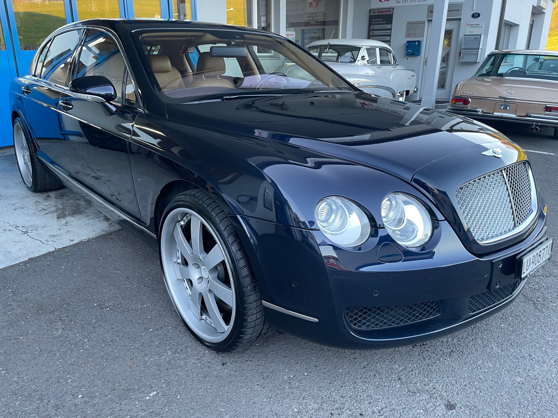 BENTLEY Flying Spur 6.0