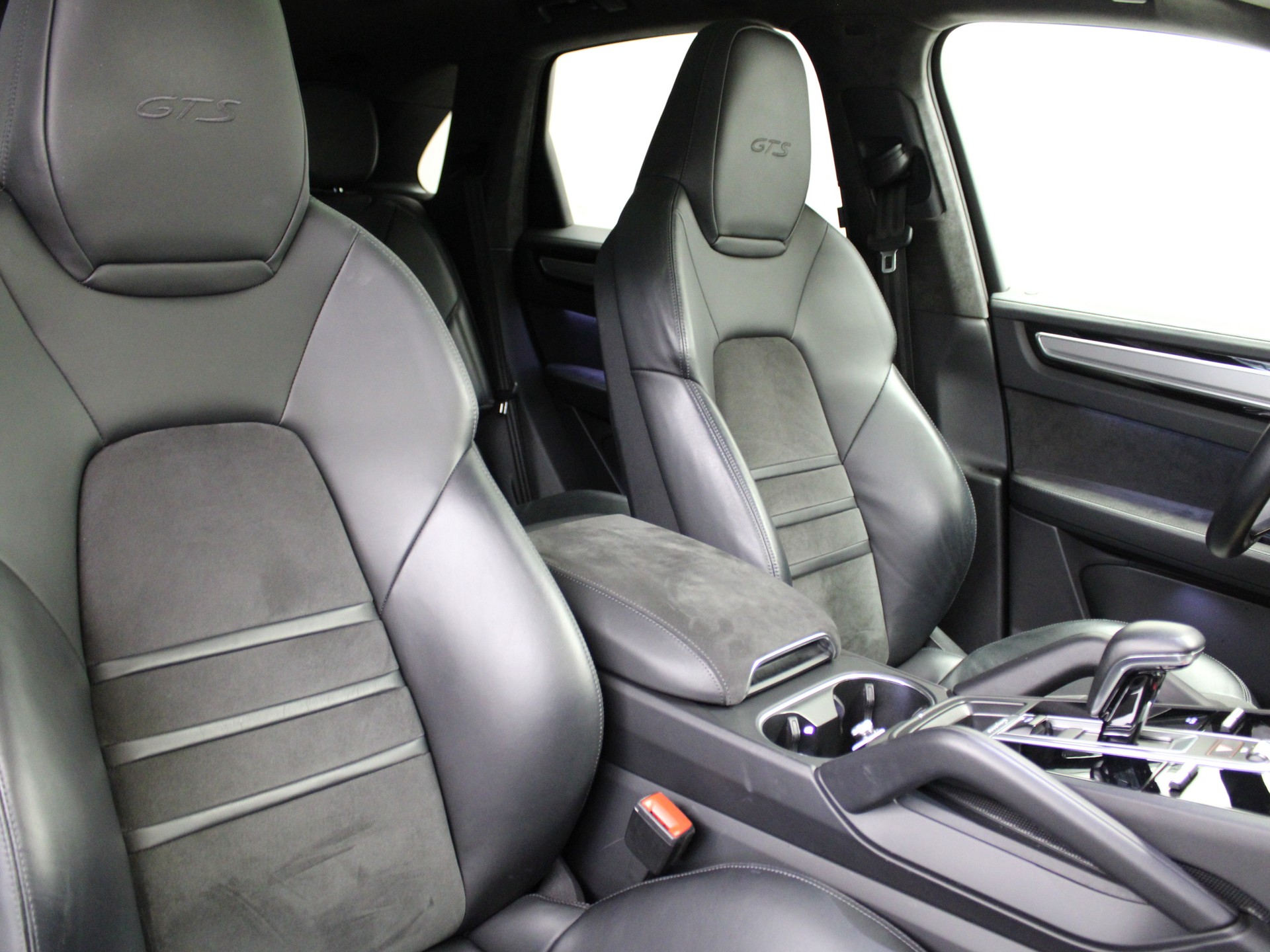 PORSCHE Cayenne GTS-image-7