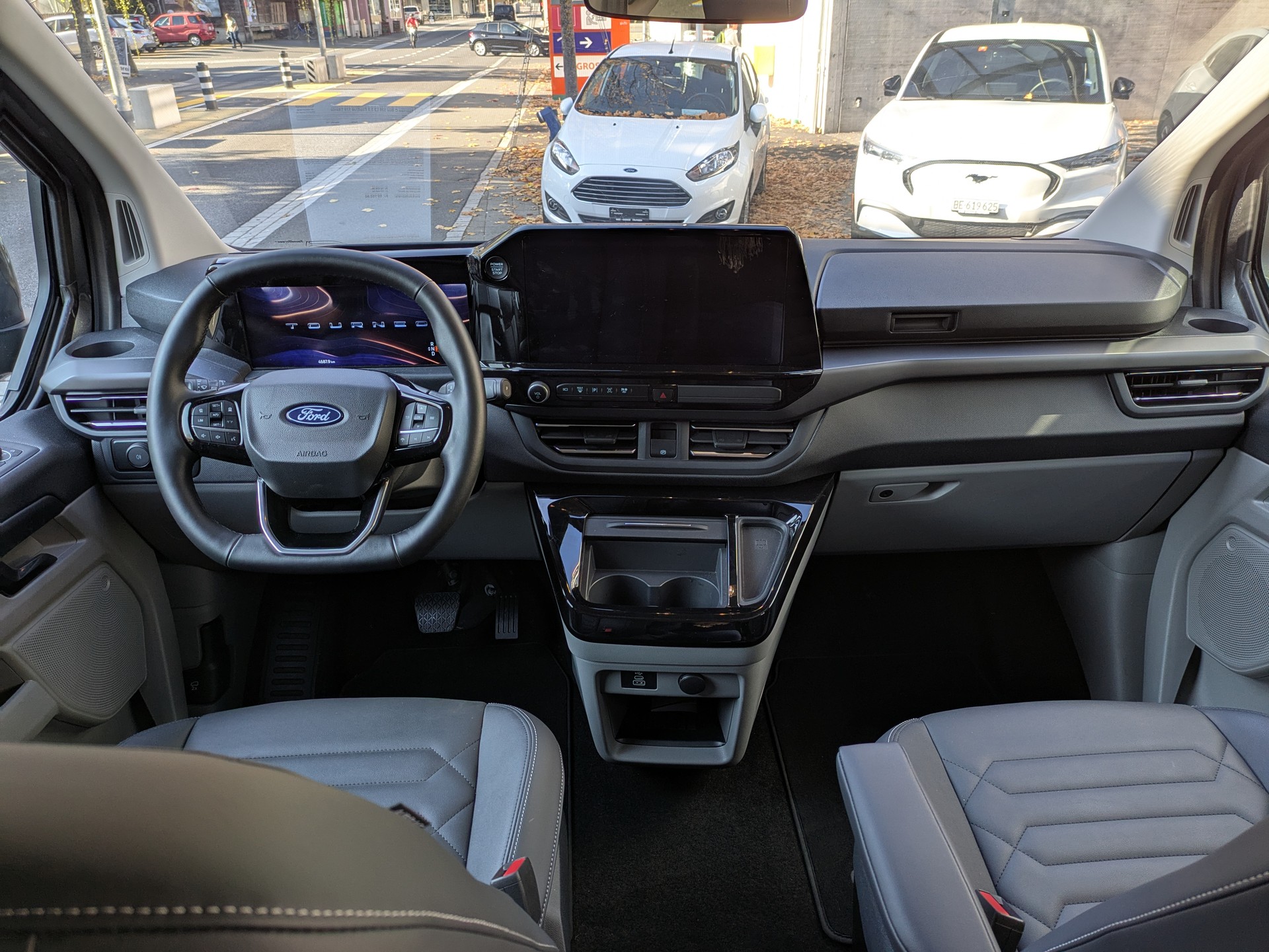 FORD Tourneo C Bus 320 L2 2.0 EcoBlue 170 Titanium X-image-8