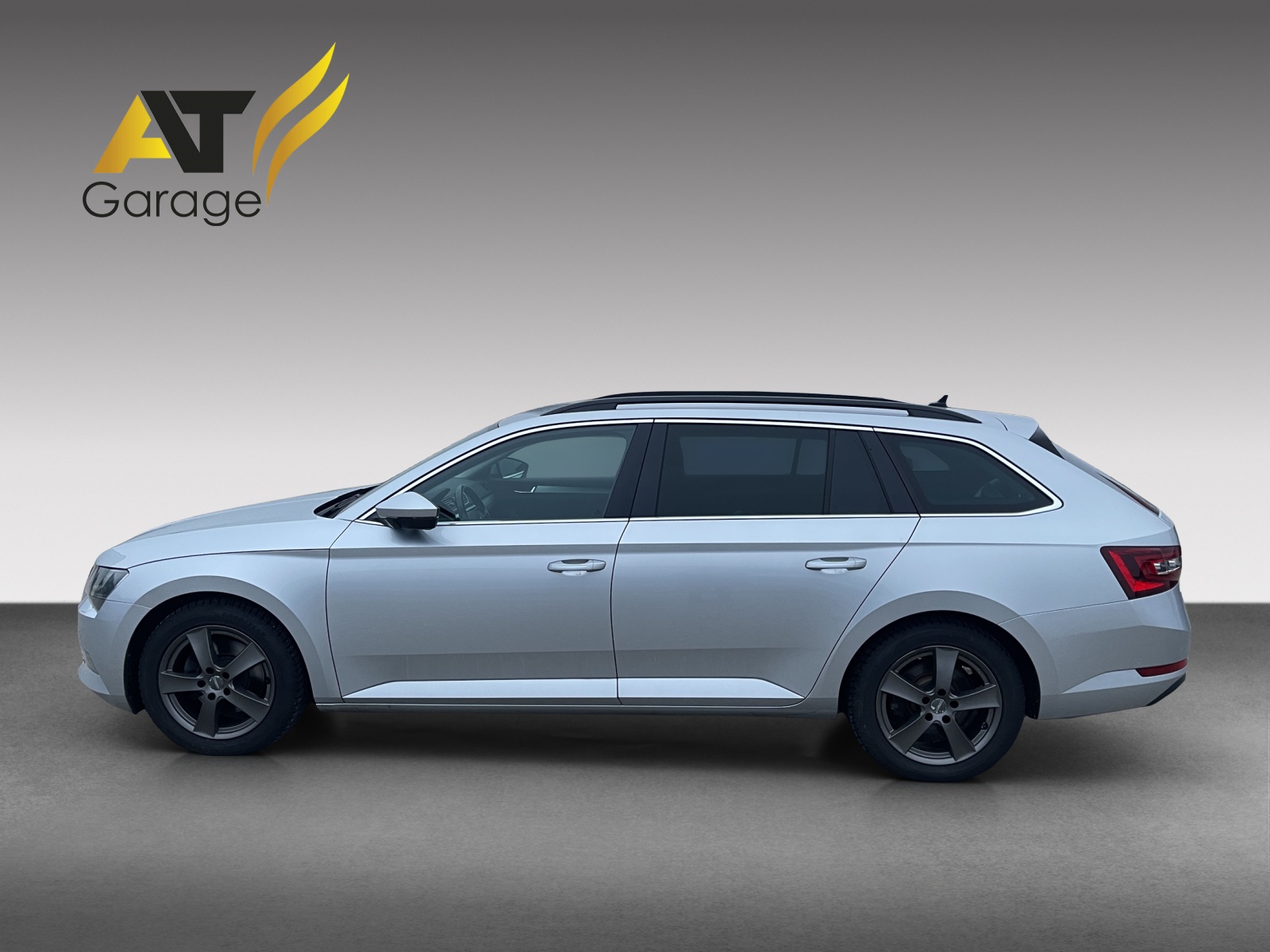 SKODA Superb Combi 2.0 TDi Ambition 4x4 DSG-showroom-element-2