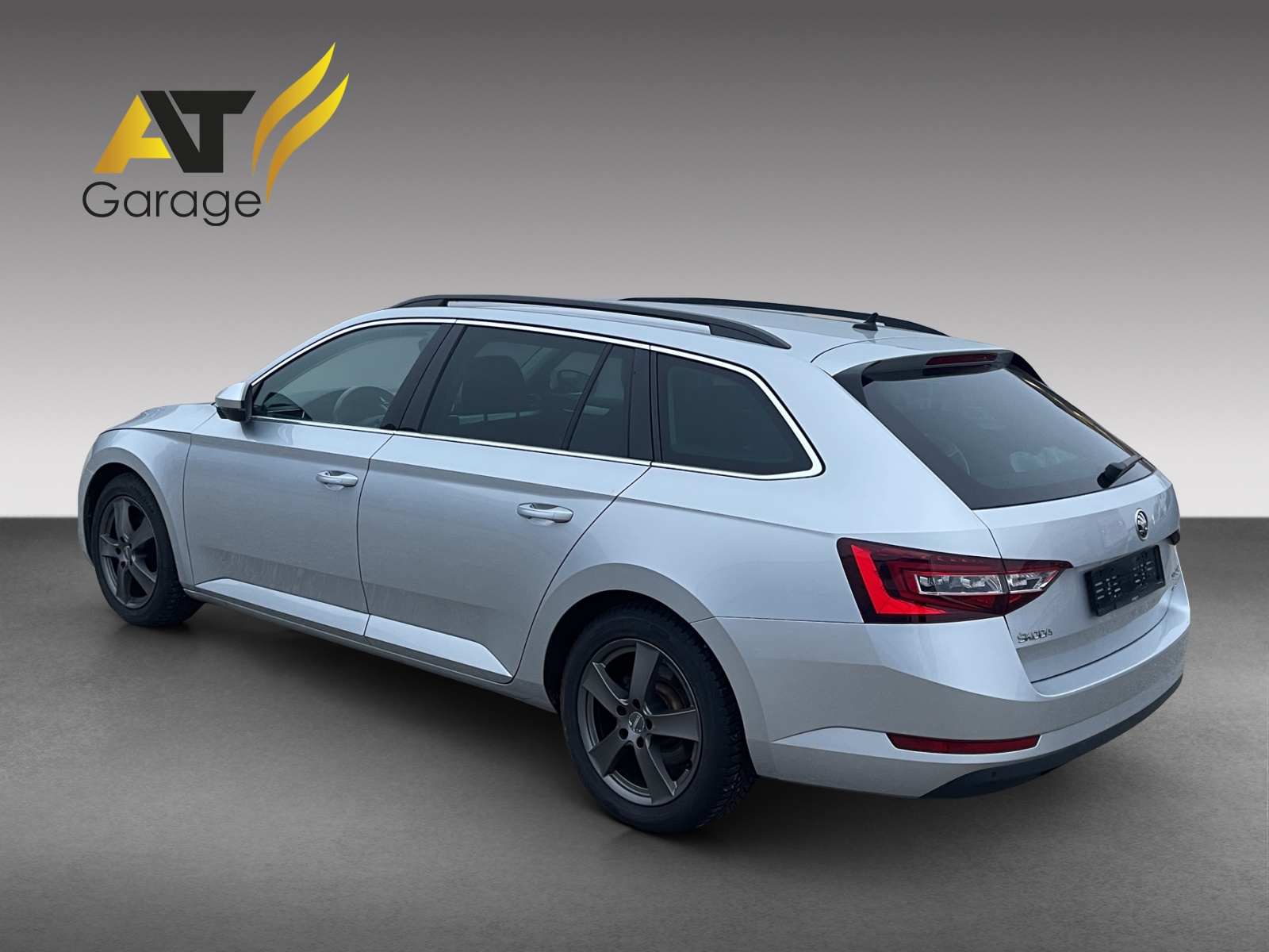 SKODA Superb Combi 2.0 TDi Ambition 4x4 DSG-showroom-element-3