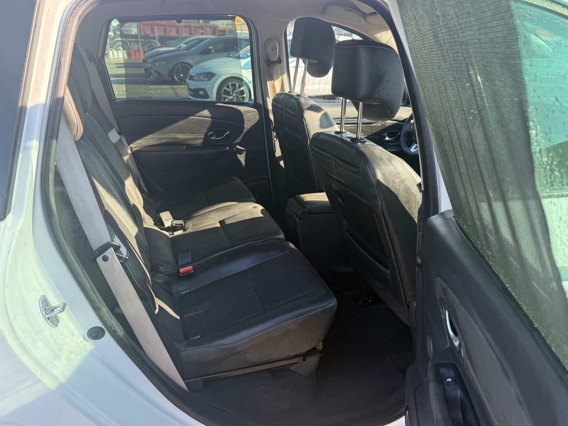RENAULT Scénic 1.2 16V Turbo Bose Edition-image-8