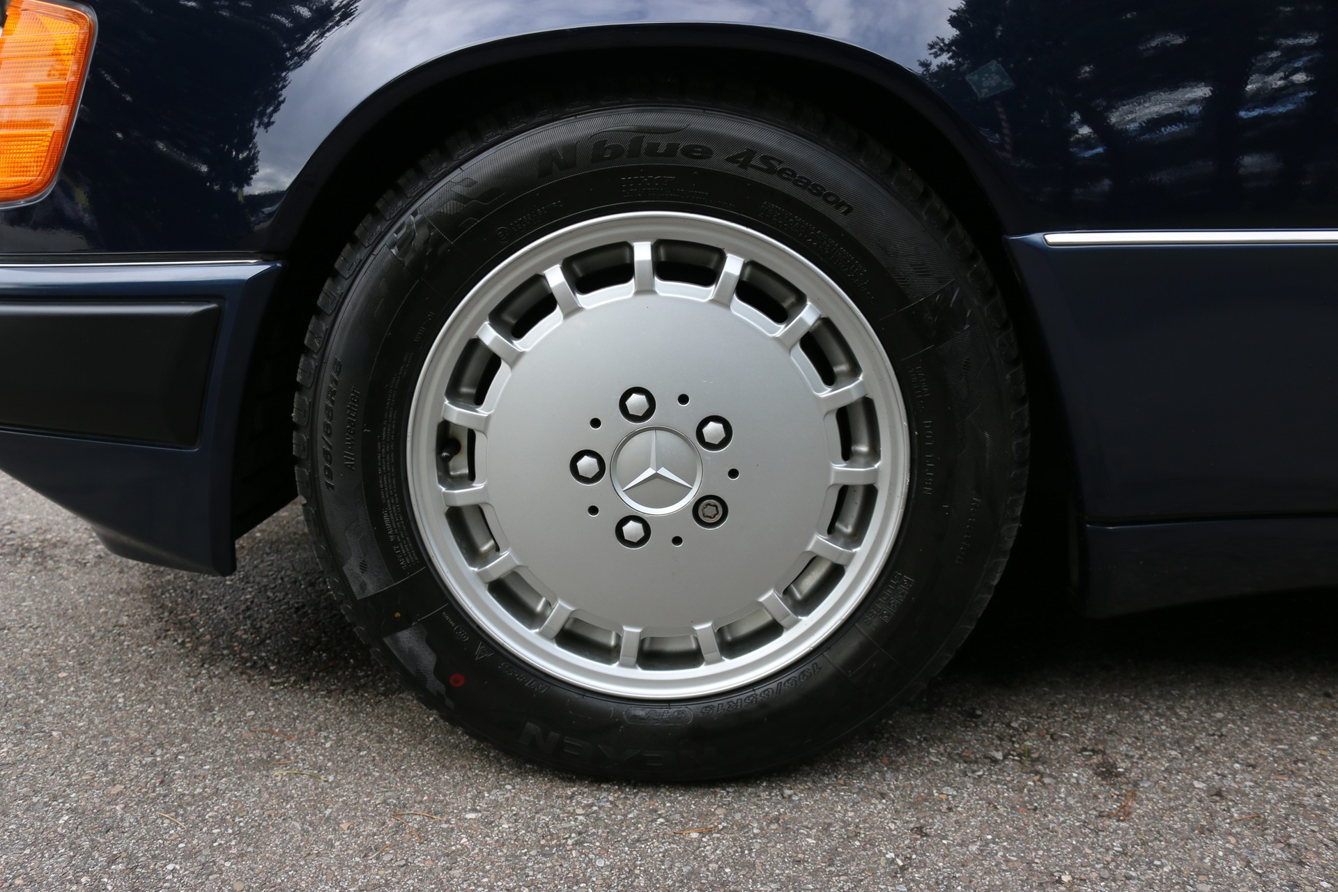 MERCEDES-BENZ 300 CE-image-4
