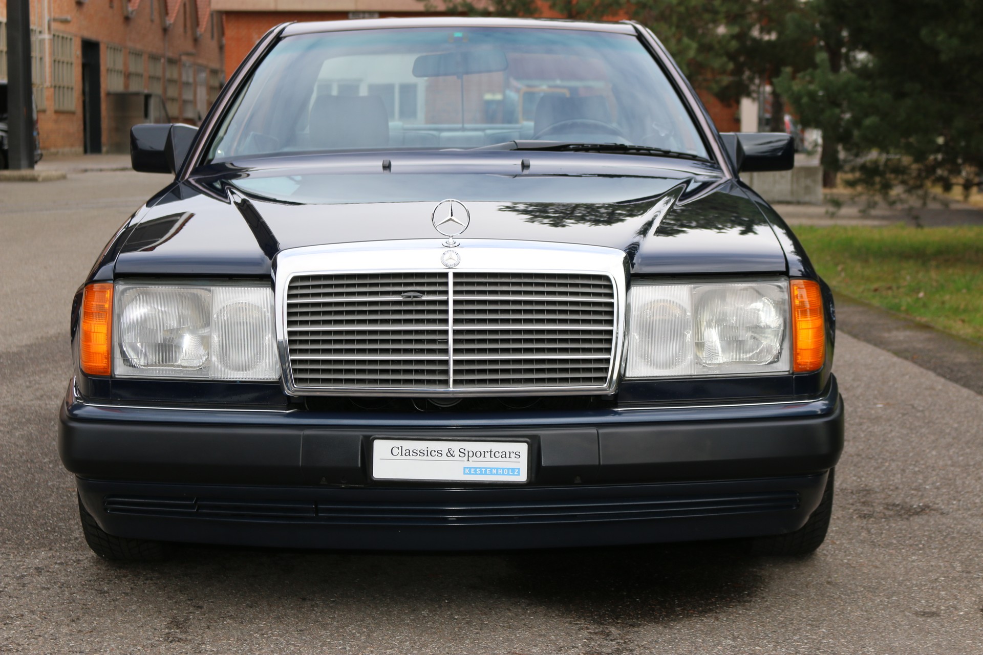 MERCEDES-BENZ 300 CE-image-2