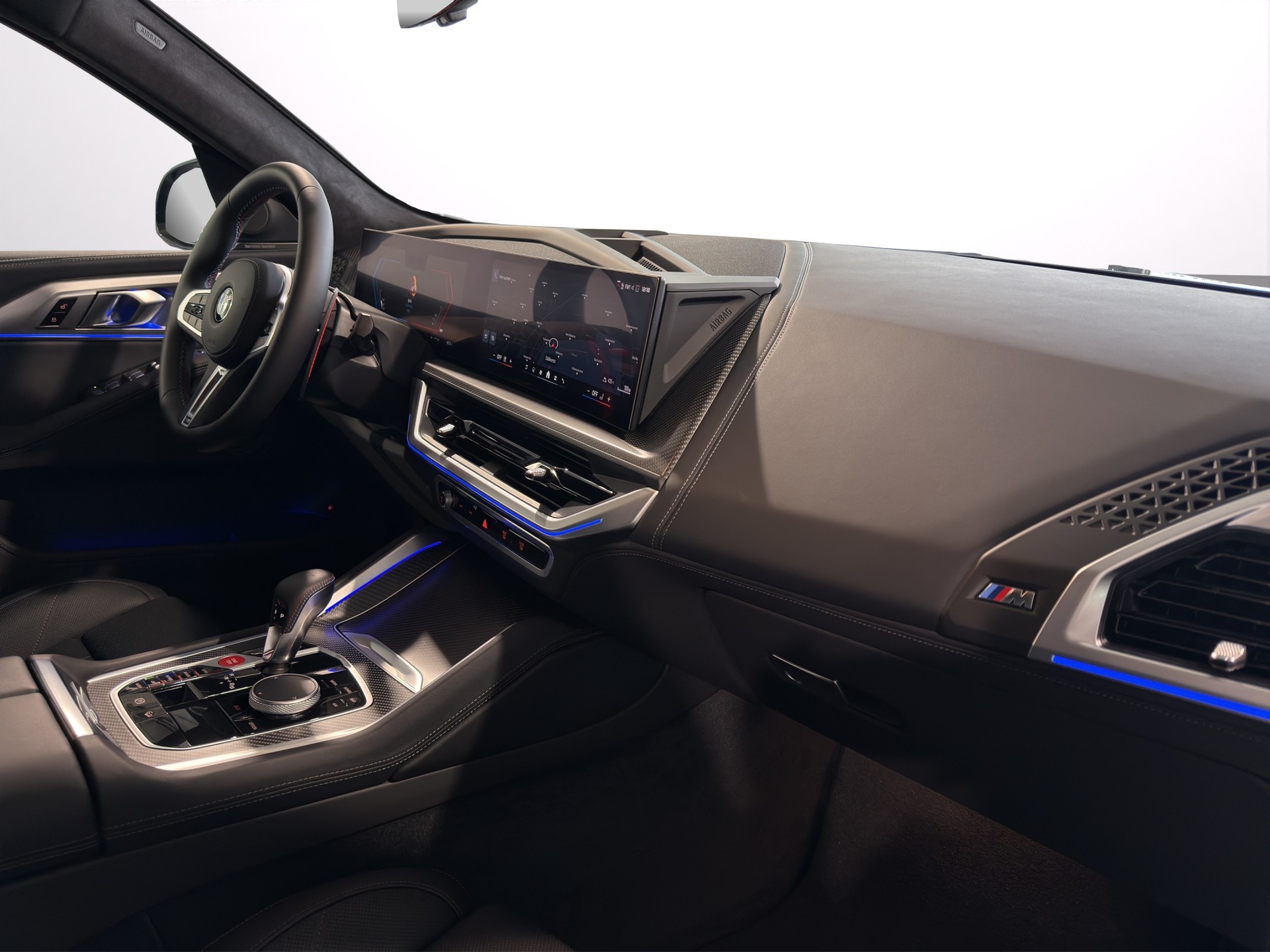 BMW XM xDrive 50e PHEV Steptronic-image-14