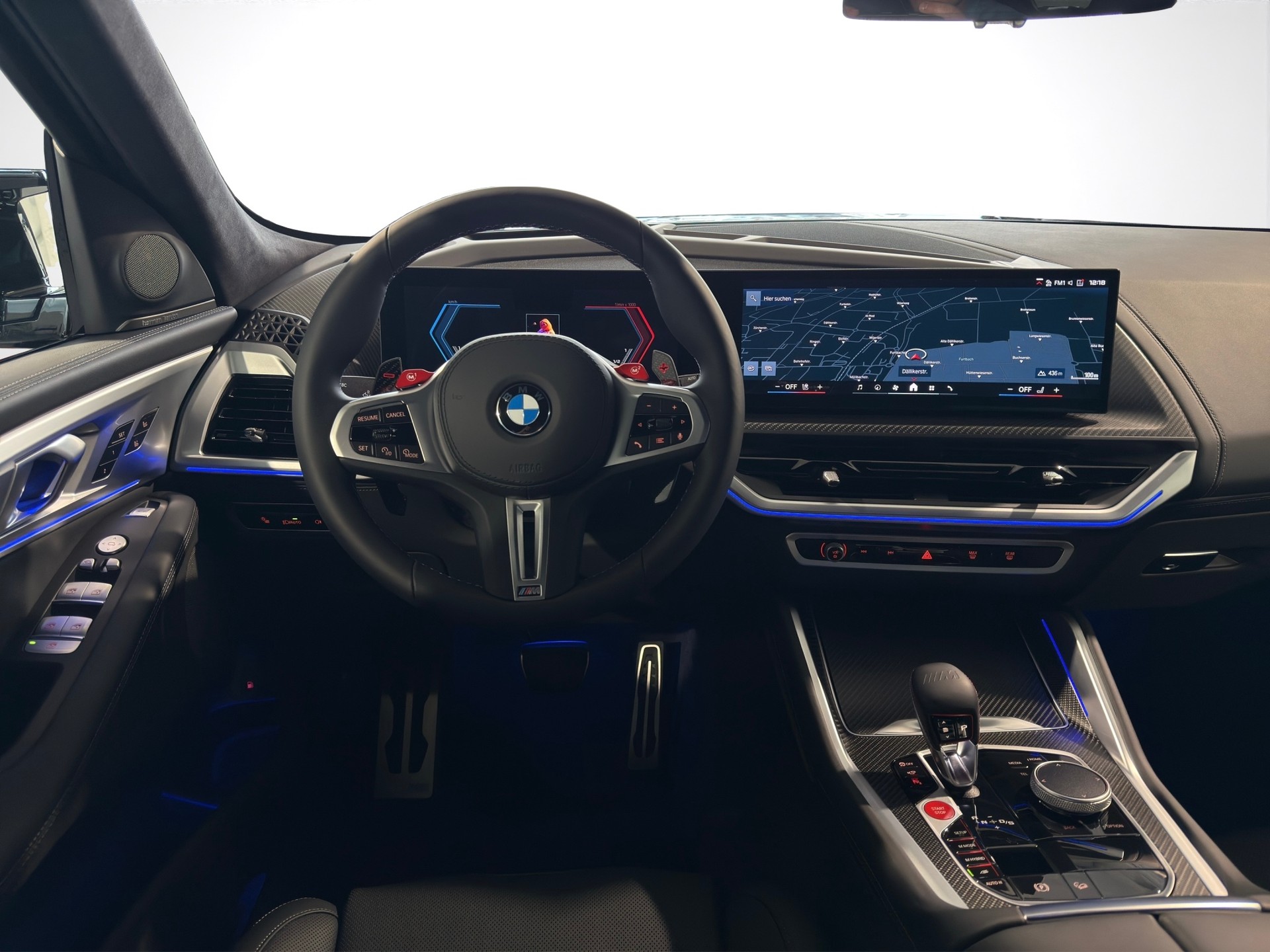 BMW XM xDrive 50e PHEV Steptronic-image-13