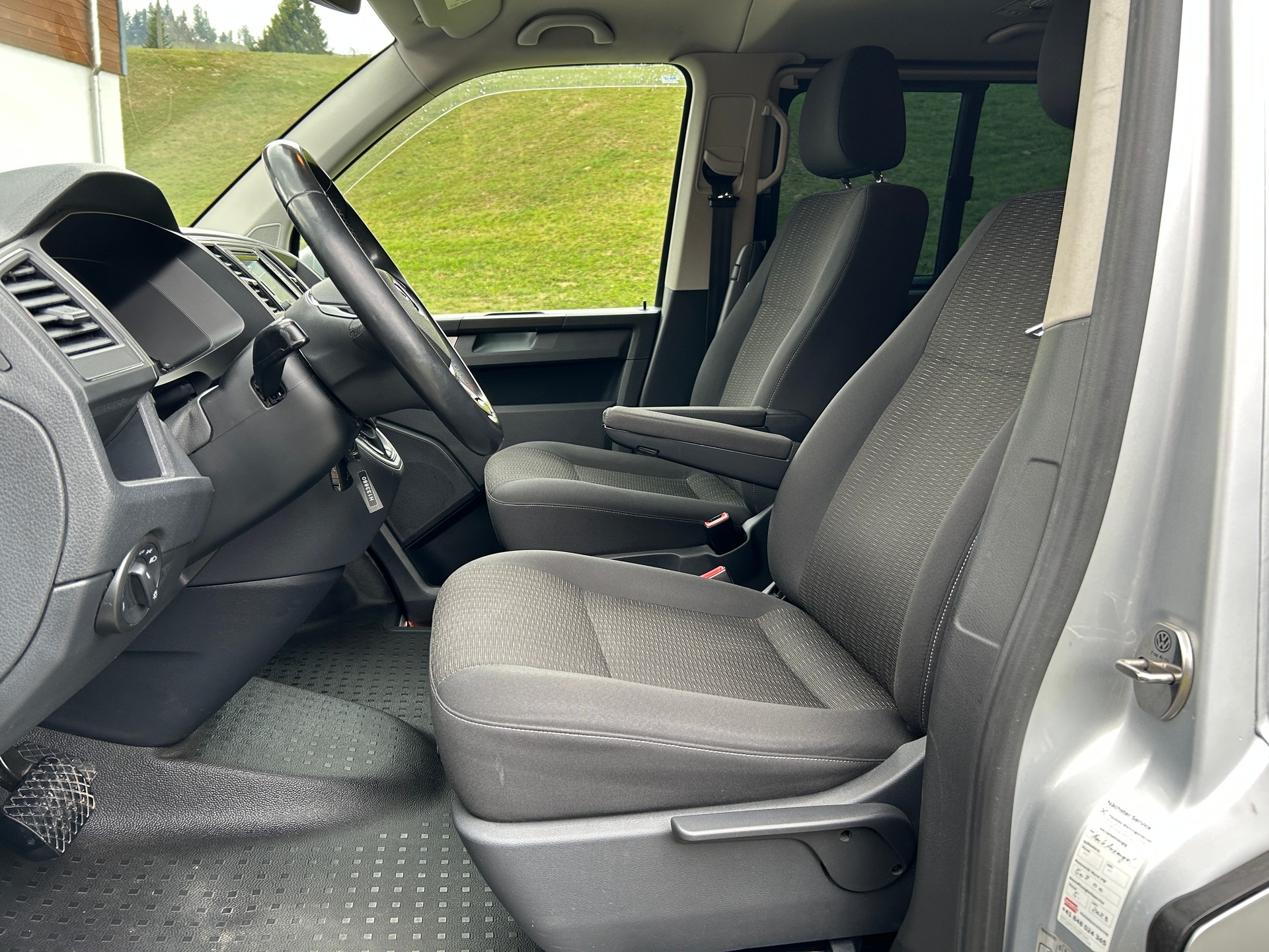VW T6 2.0 TDI Caravelle Liberty 4Motion DSG-image-11
