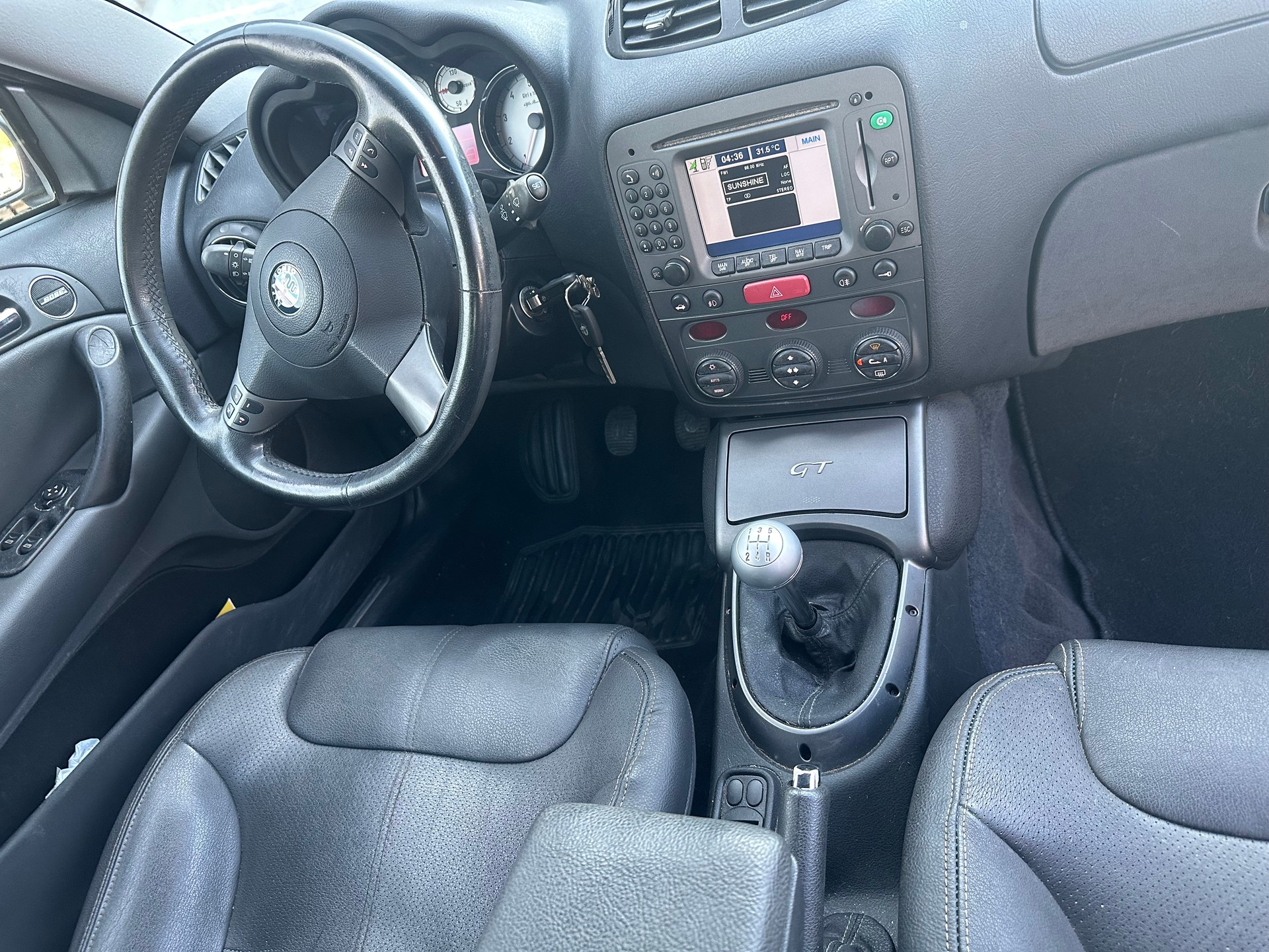 ALFA ROMEO GT 2.0 JTS Black Line-image-11