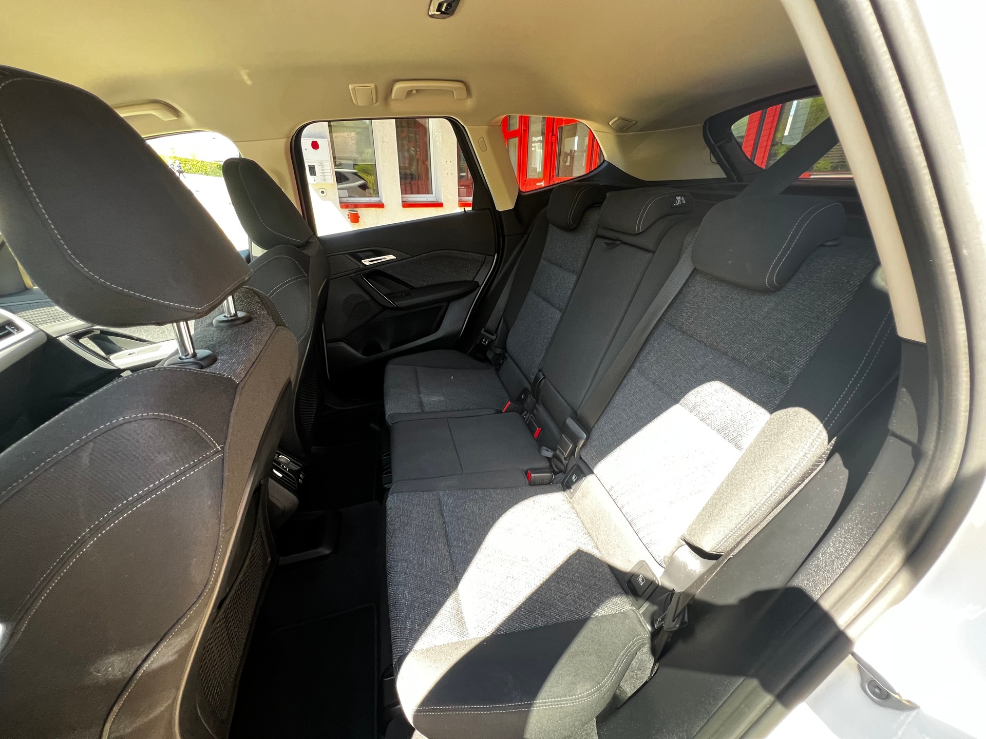 BMW X1 xDrive 20d 48V-image-10