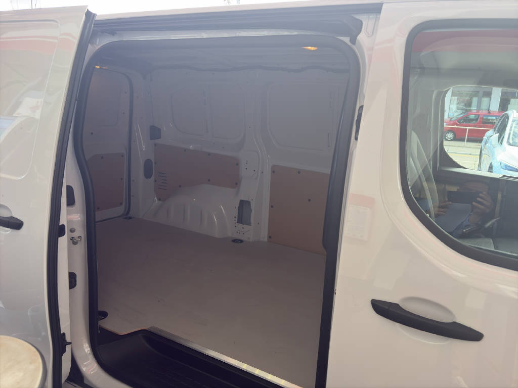 PEUGEOT Expert Kaw. Standard 2.2 BlueHDi 150 S/S-image-7