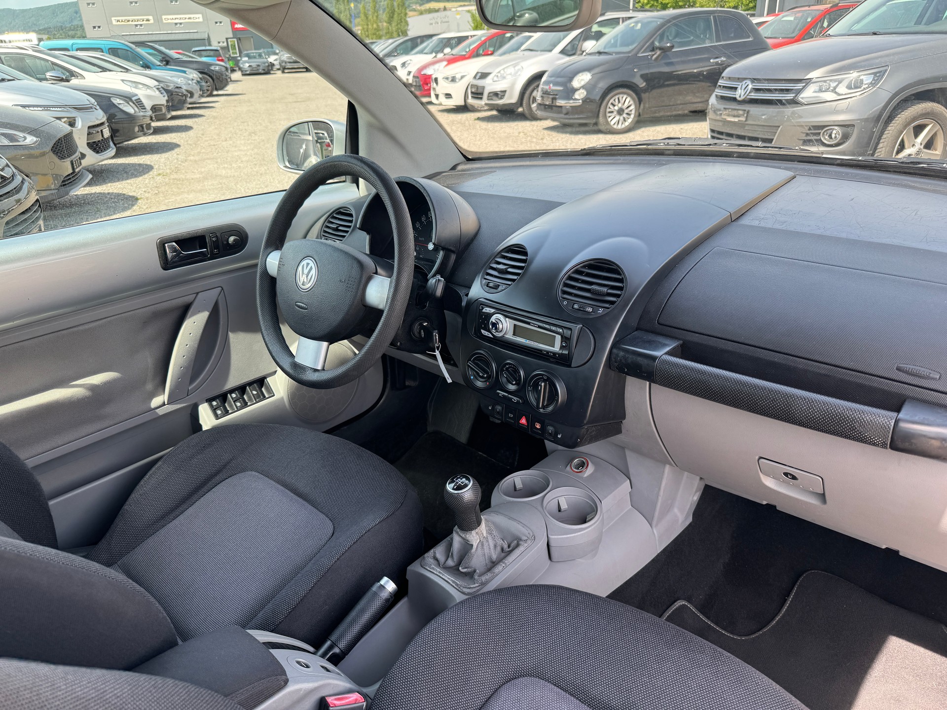 VW Beetle Cabrio 2.0-image-10