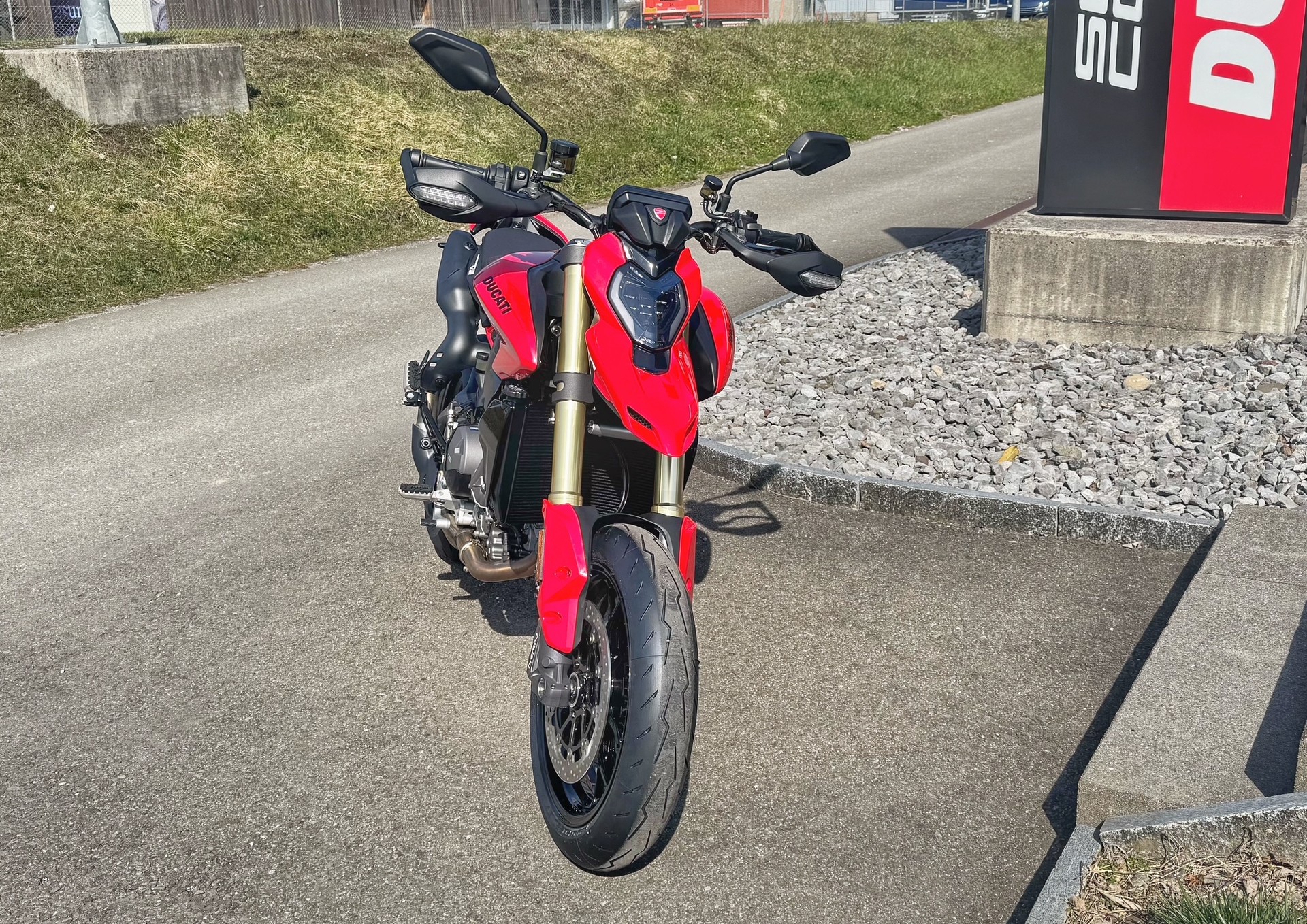 DUCATI Hypermotard V2 (35kW)-image-1