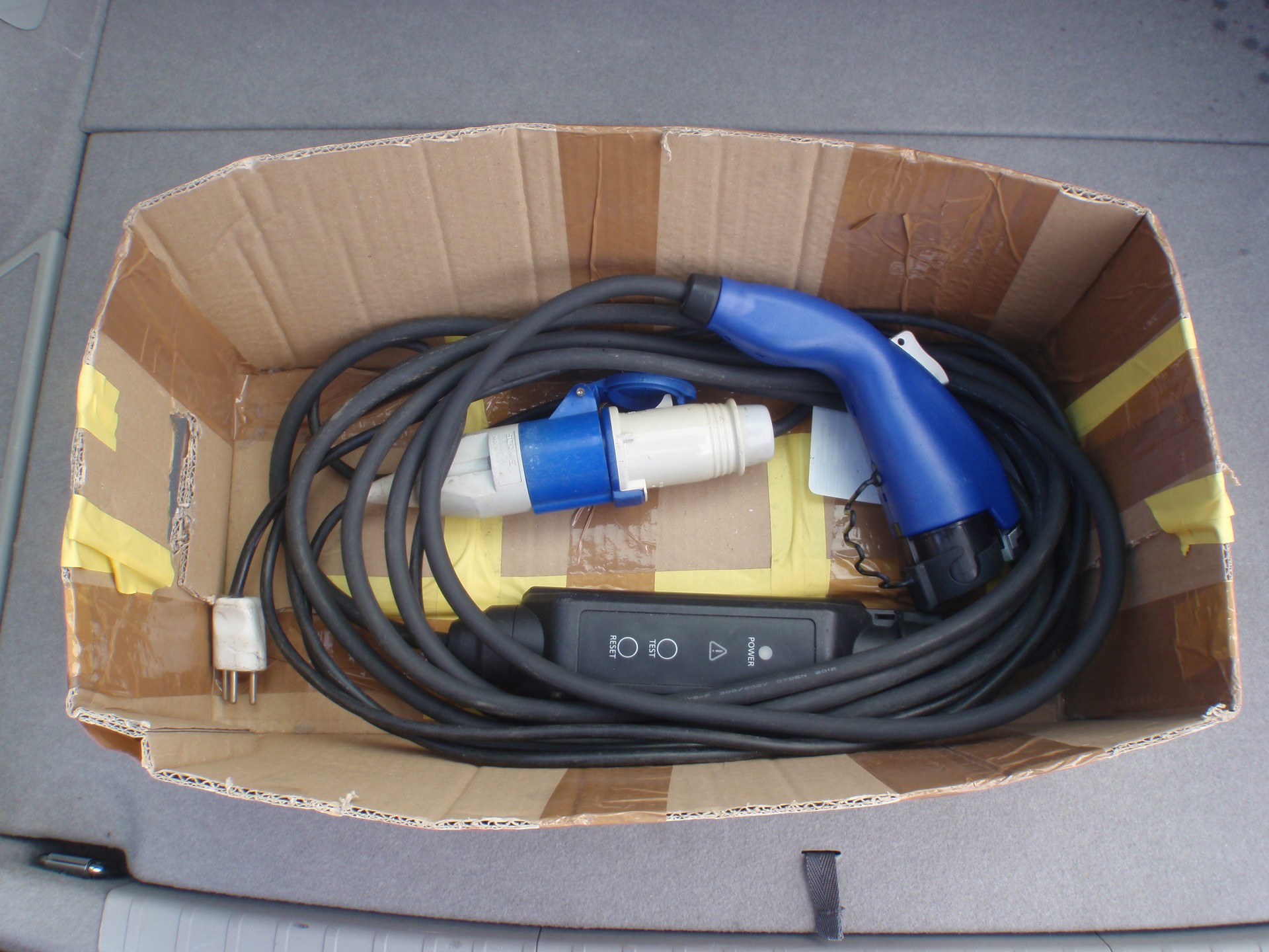TOYOTA Prius 1.8 16V Plug-in Hybrid Sol Premium-image-11