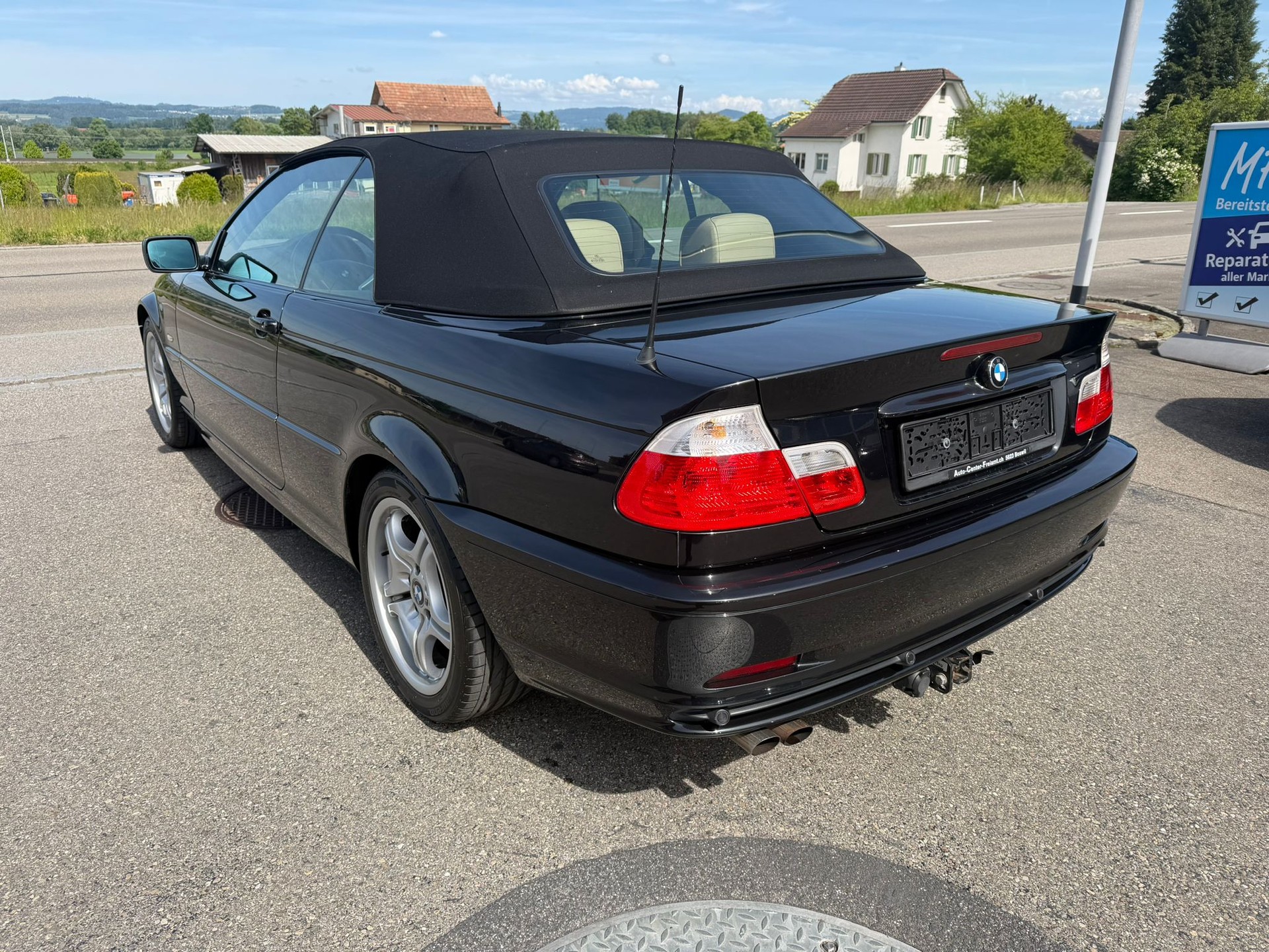 BMW 325Ci Cabriolet-showroom-element-2