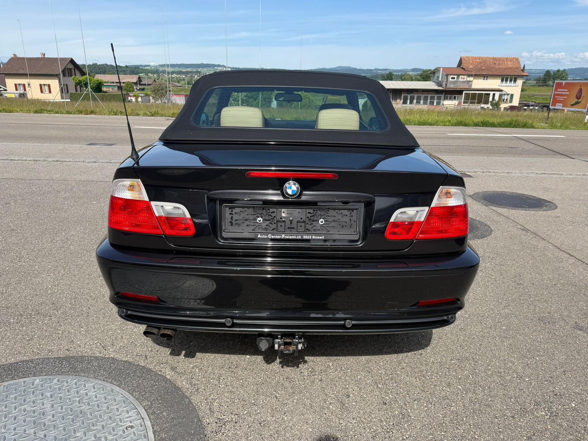 BMW 325Ci Cabriolet-showroom-element-3