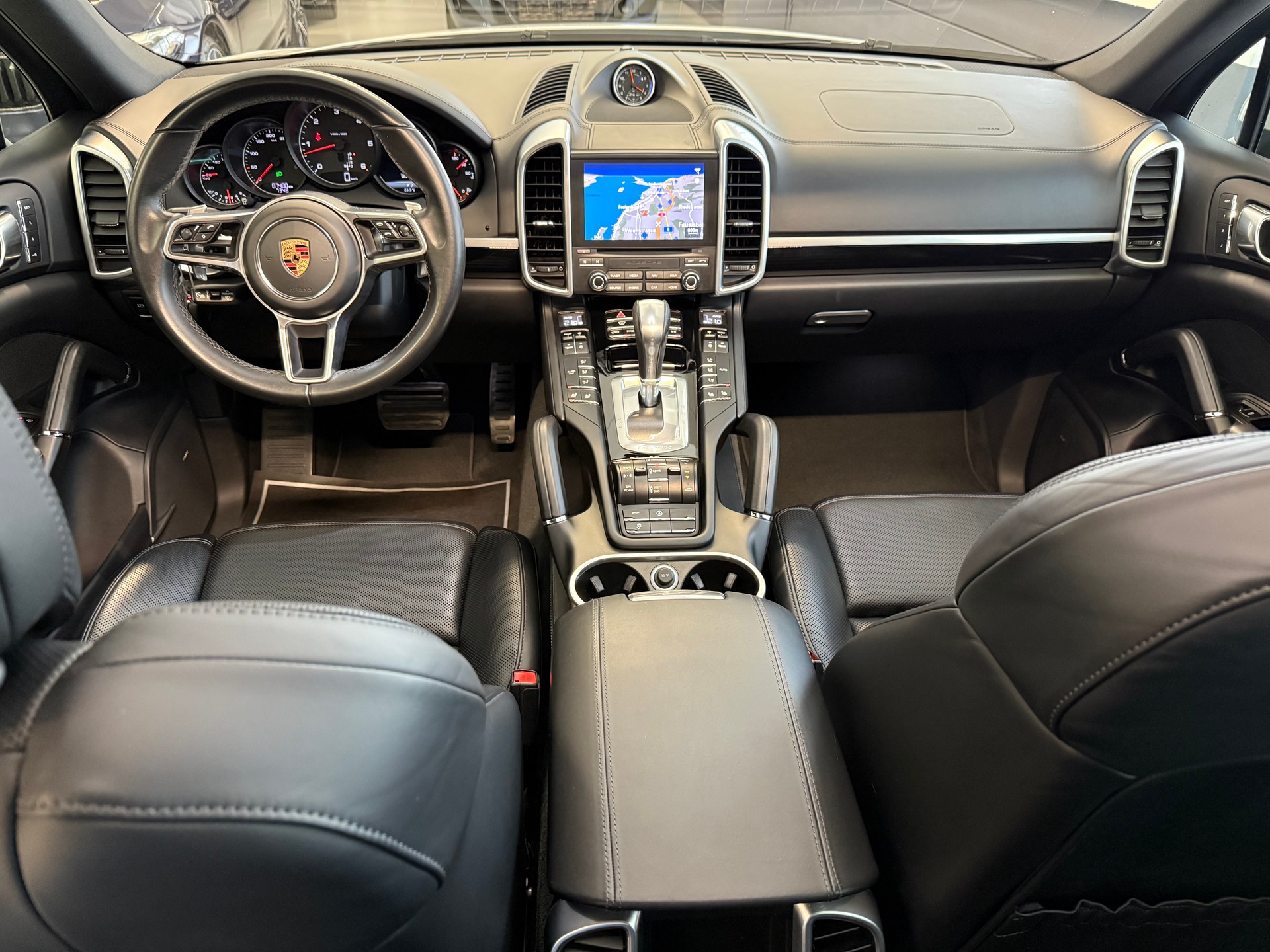 PORSCHE Cayenne Diesel-image-18