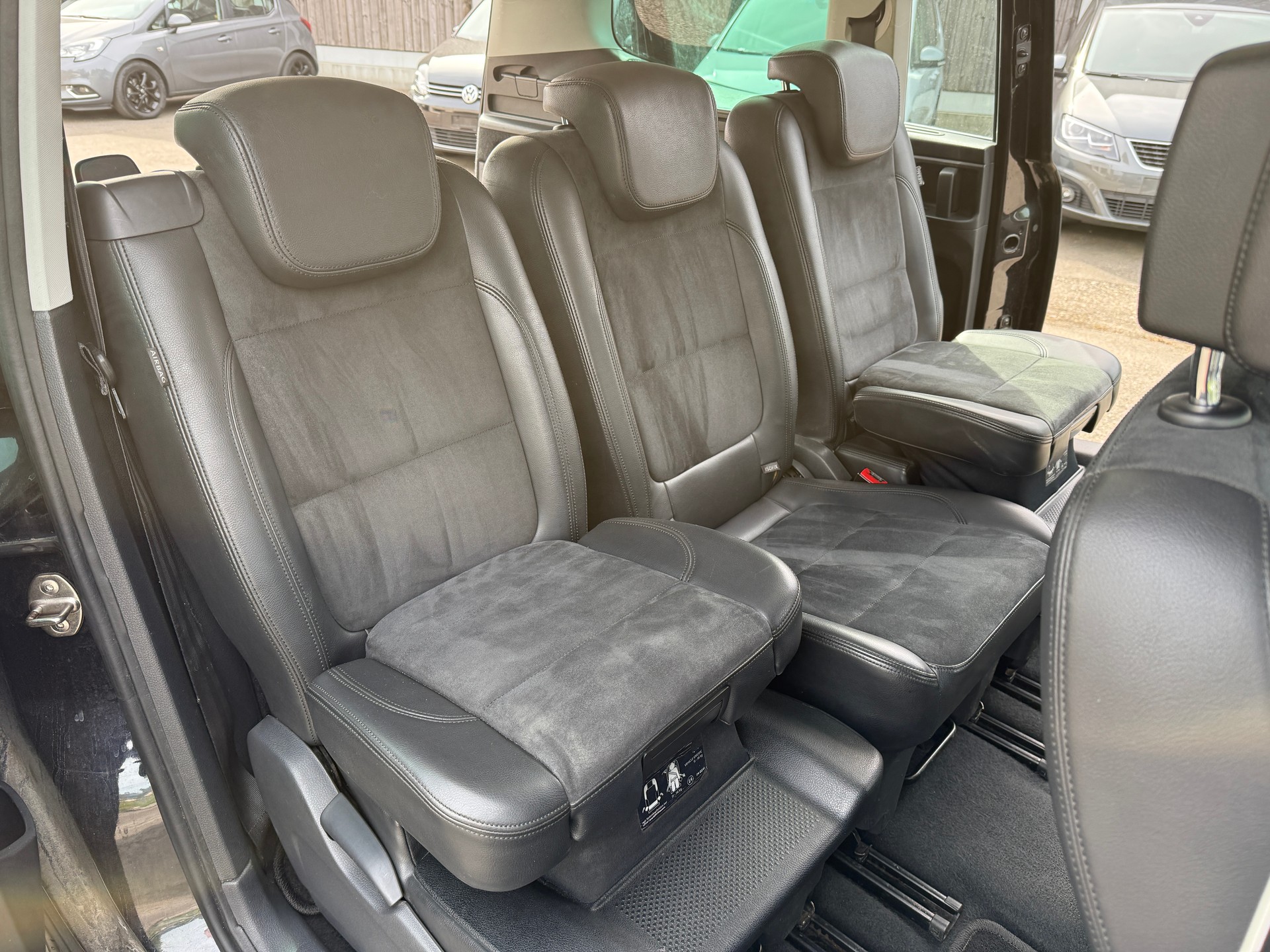 VW Sharan 2.0 TDI BlueMotion Technology Highline DSG-image-12