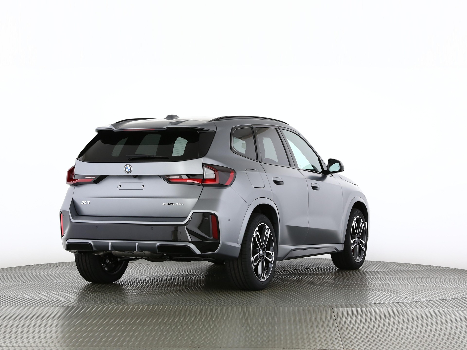 BMW X1 23d xDrive paddles-showroom-element-1