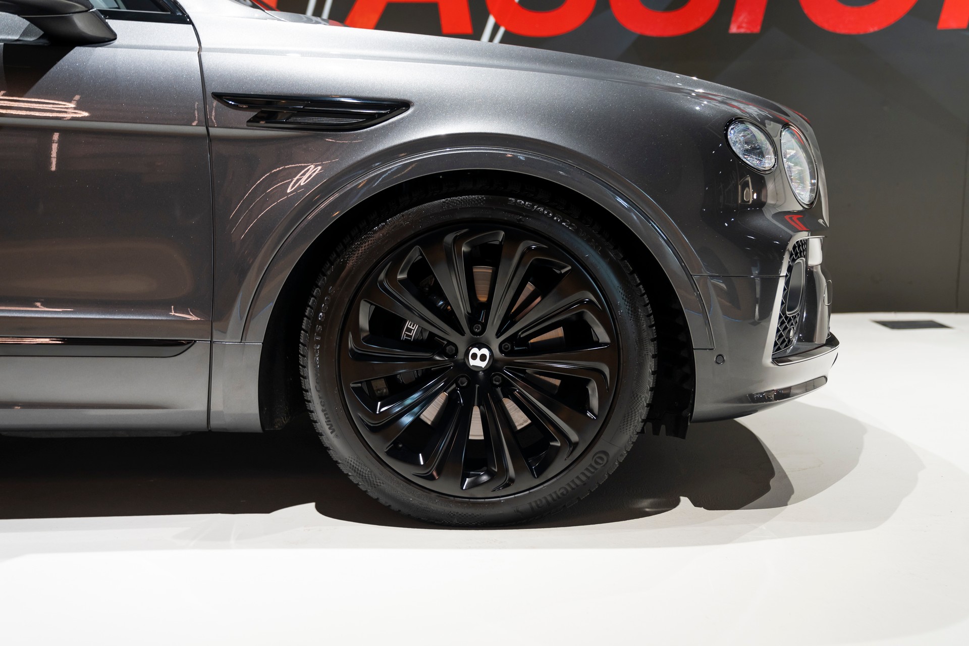 BENTLEY Bentayga V8-image-5