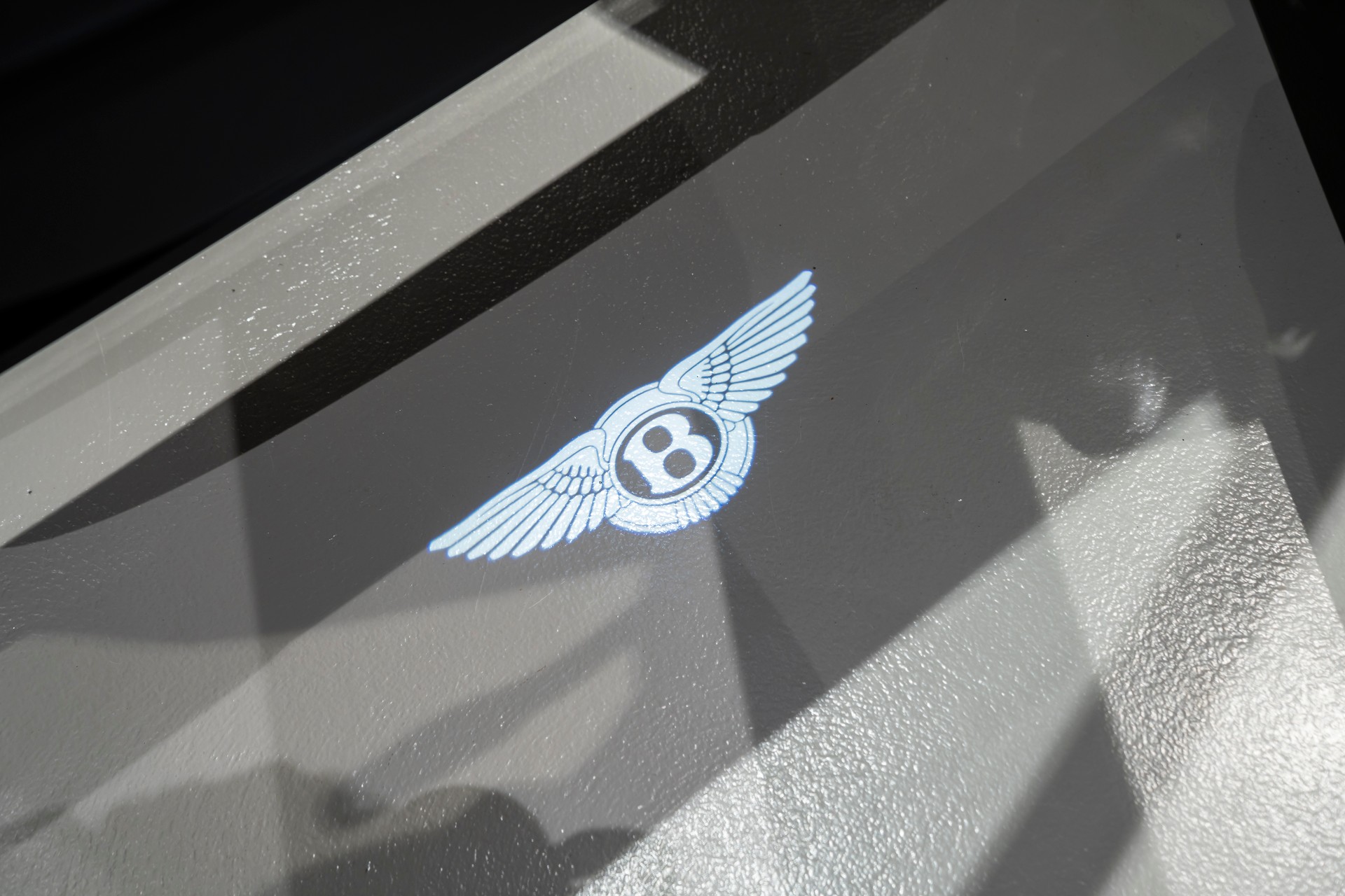 BENTLEY Bentayga V8-image-17