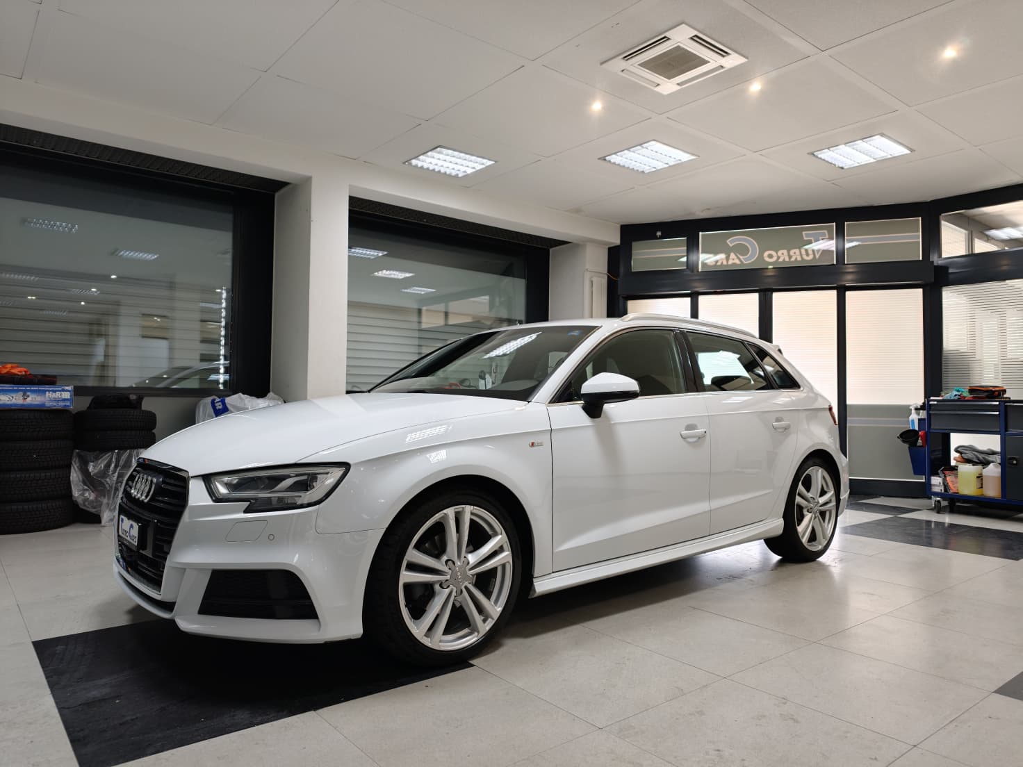 AUDI A3 Sportback 1.6 TDI S-Line S-tronic-image-2