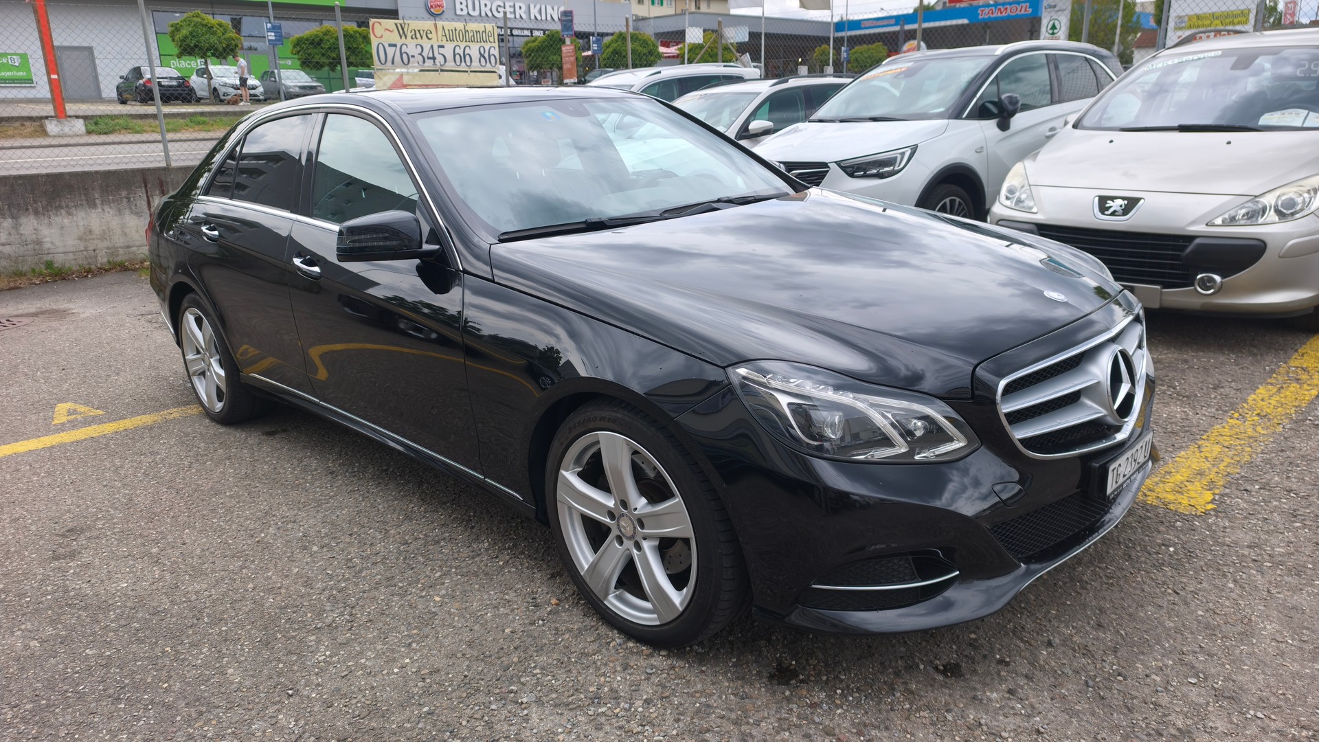MERCEDES-BENZ E 250 BlueTEC 4Matic 7G-Tronic-showroom-element-2