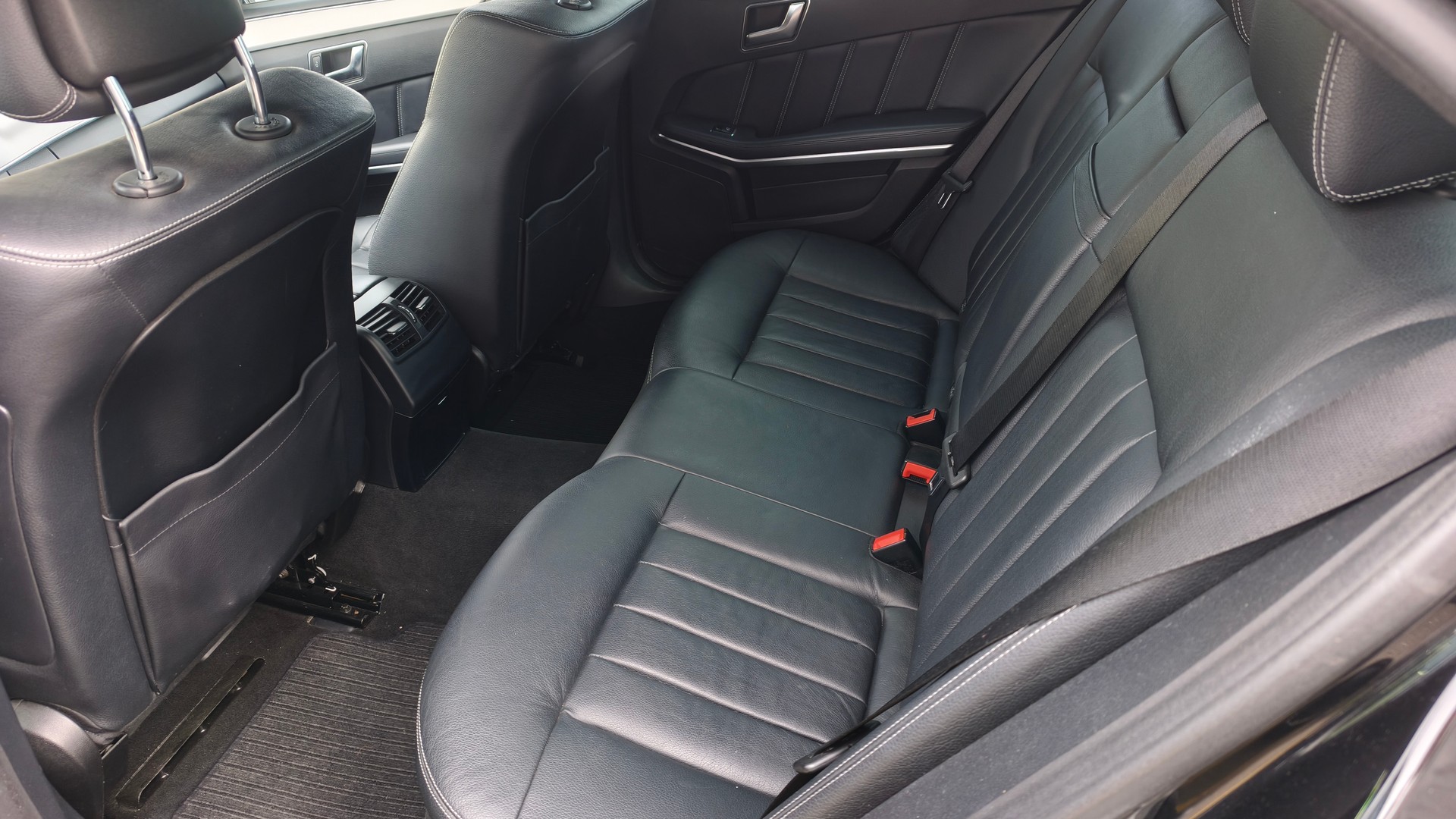 MERCEDES-BENZ E 250 BlueTEC 4Matic 7G-Tronic-image-10