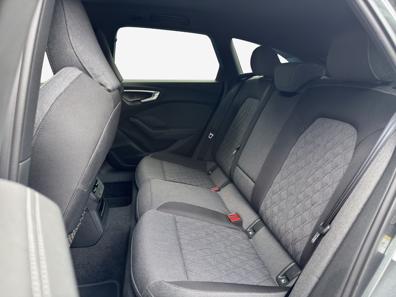 AUDI A5 Avant TFSI 150 kW S tronic-image-11
