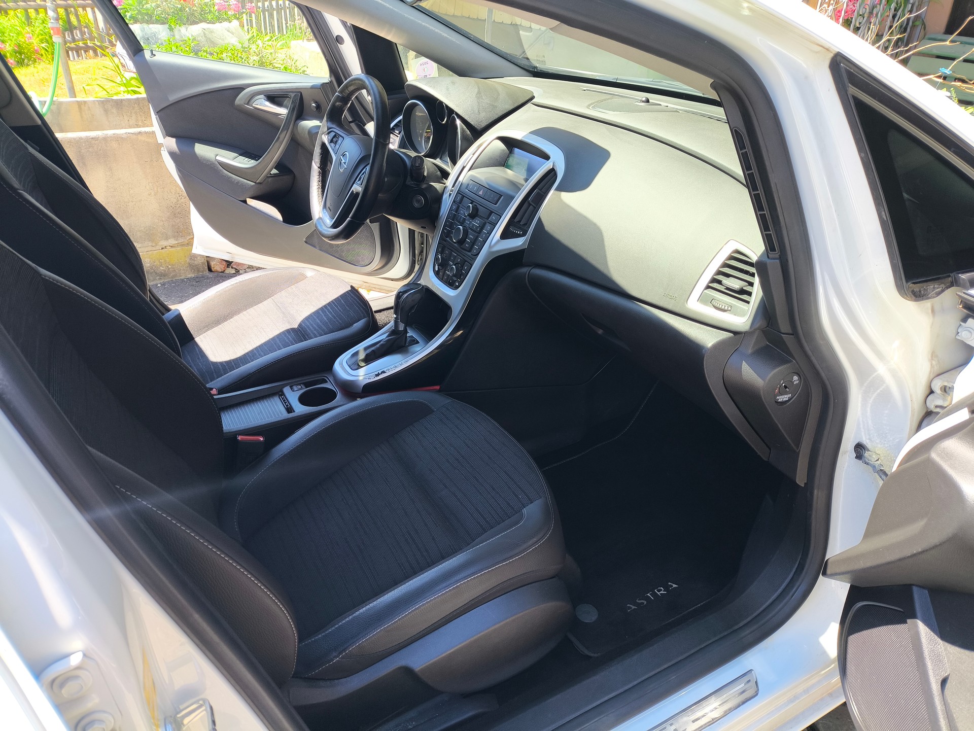 OPEL Astra 1.4i 16V Turbo Automatic-image-9