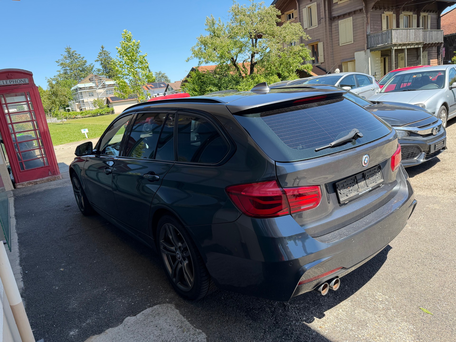 BMW 320d xDrive Touring Sport Line Steptronic-showroom-element-1