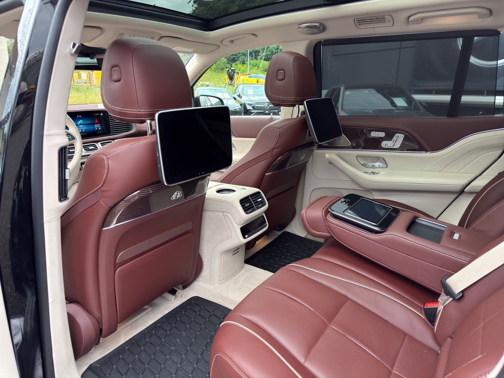 MERCEDES-BENZ GLS 600 4matic+ Maybach-image-30