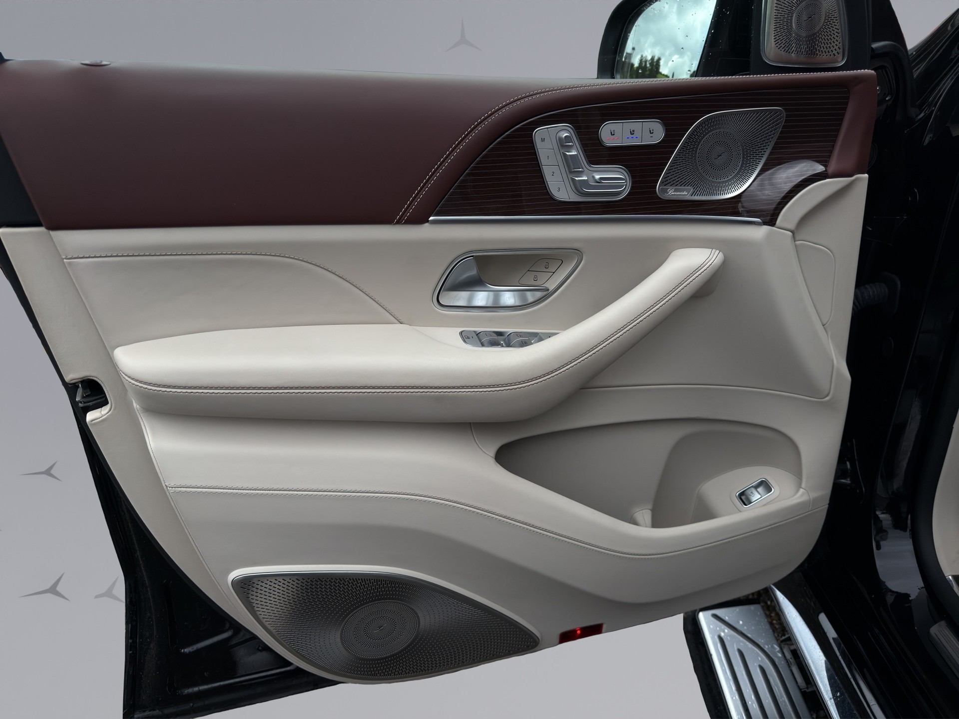 MERCEDES-BENZ GLS 600 4matic+ Maybach-image-21