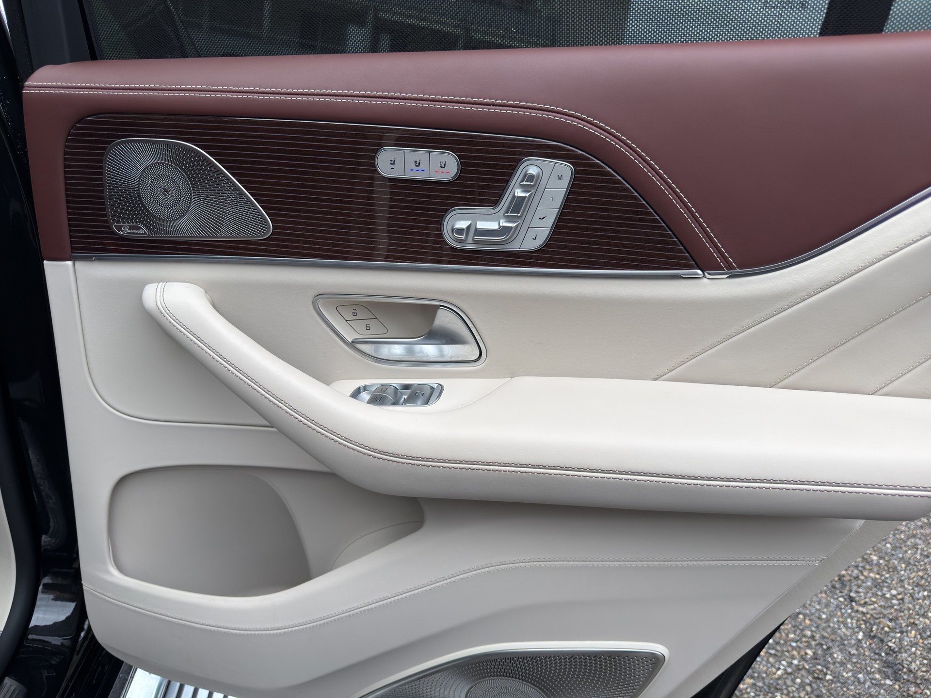 MERCEDES-BENZ GLS 600 4matic+ Maybach-image-26