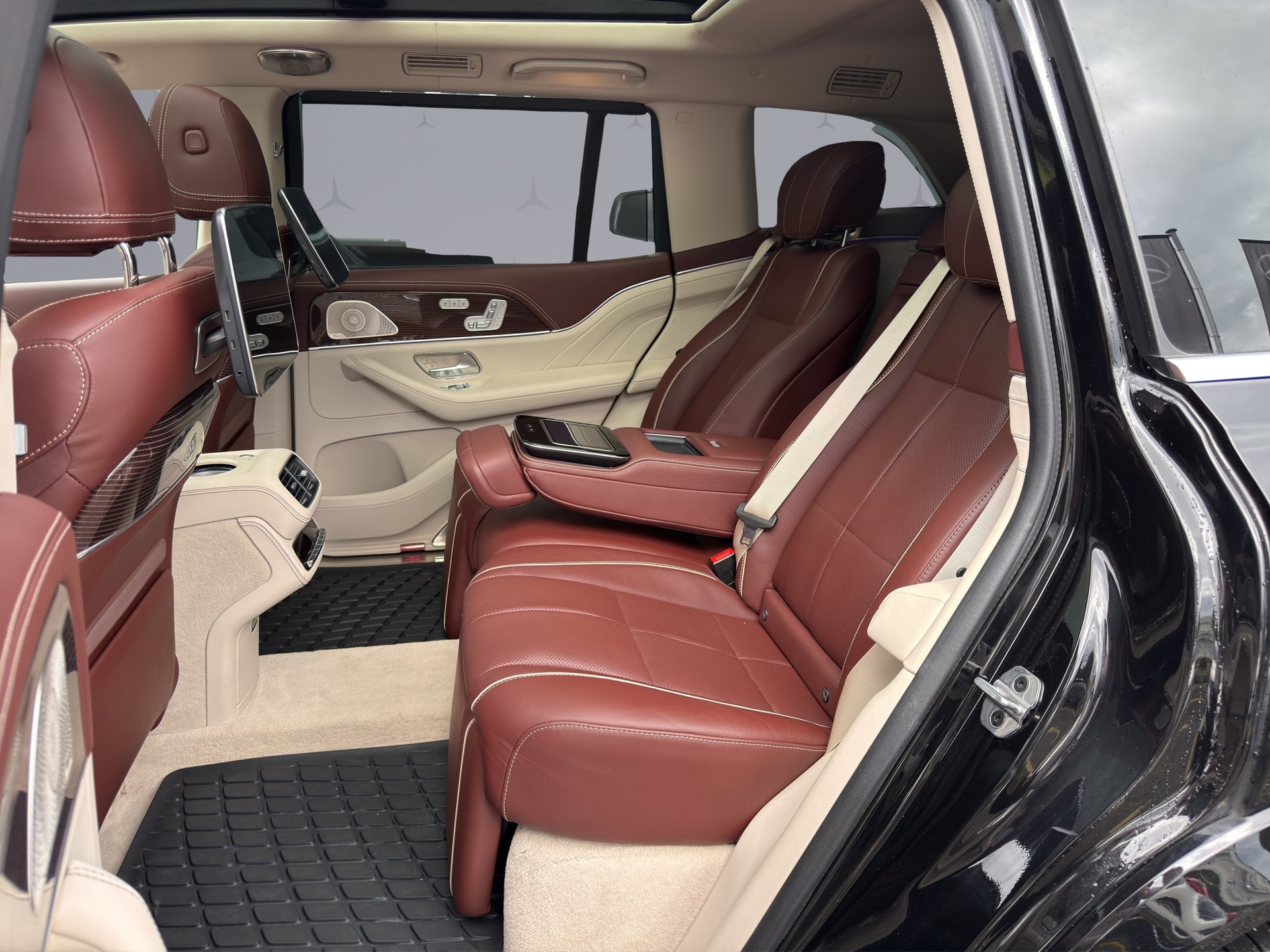 MERCEDES-BENZ GLS 600 4matic+ Maybach-image-11