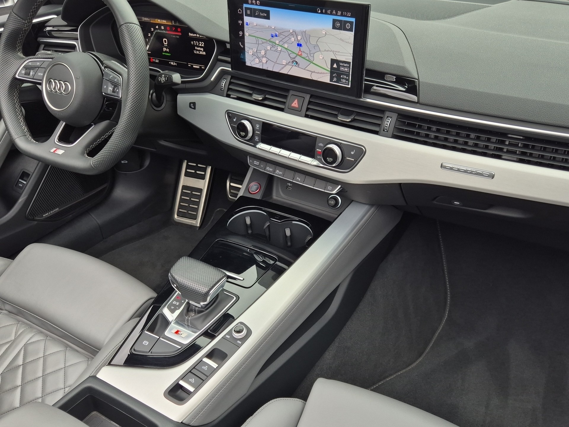 AUDI S5 Cabriolet 3.0 TFSI quattro tiptronic-image-16
