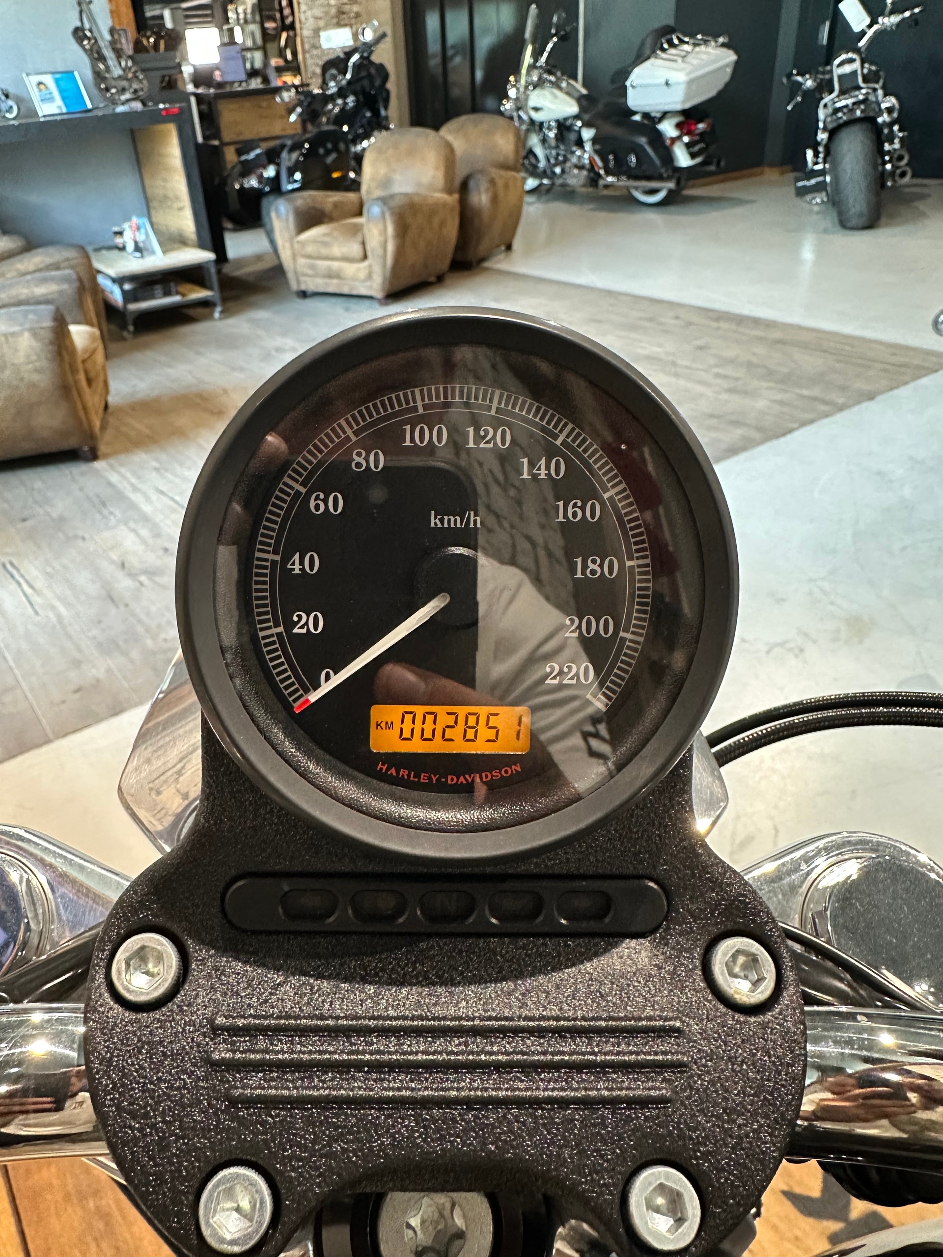 HARLEY-DAVIDSON XL 883 L Sportster Super Low-image-12
