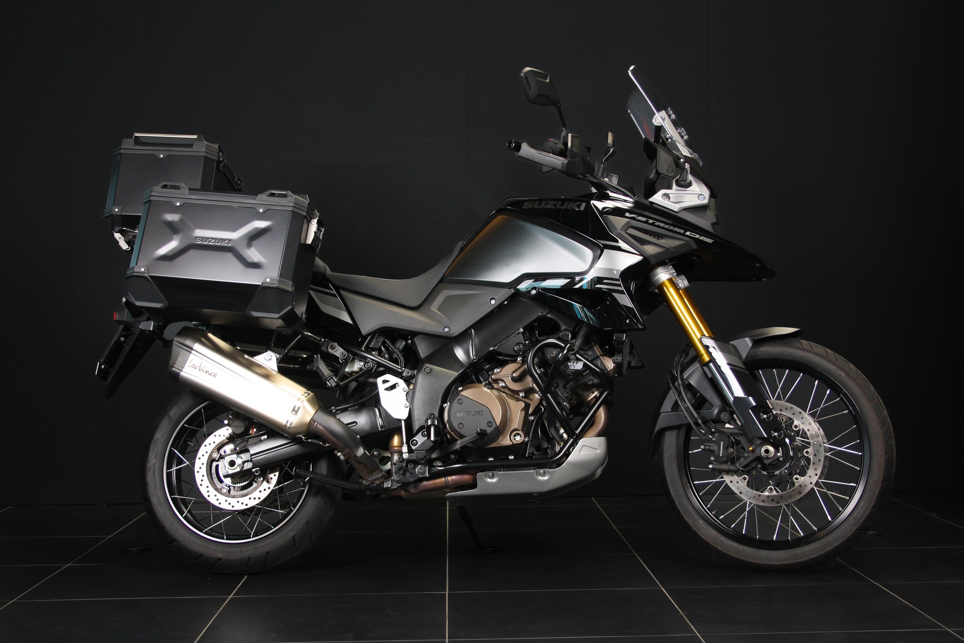 SUZUKI DL 1050 DE-image-1