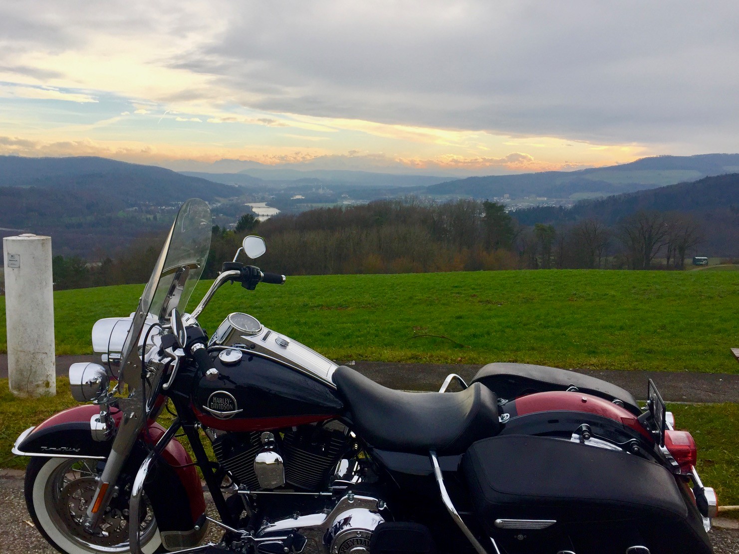 HARLEY-DAVIDSON FLHRC Road King Classic ABS-image-3