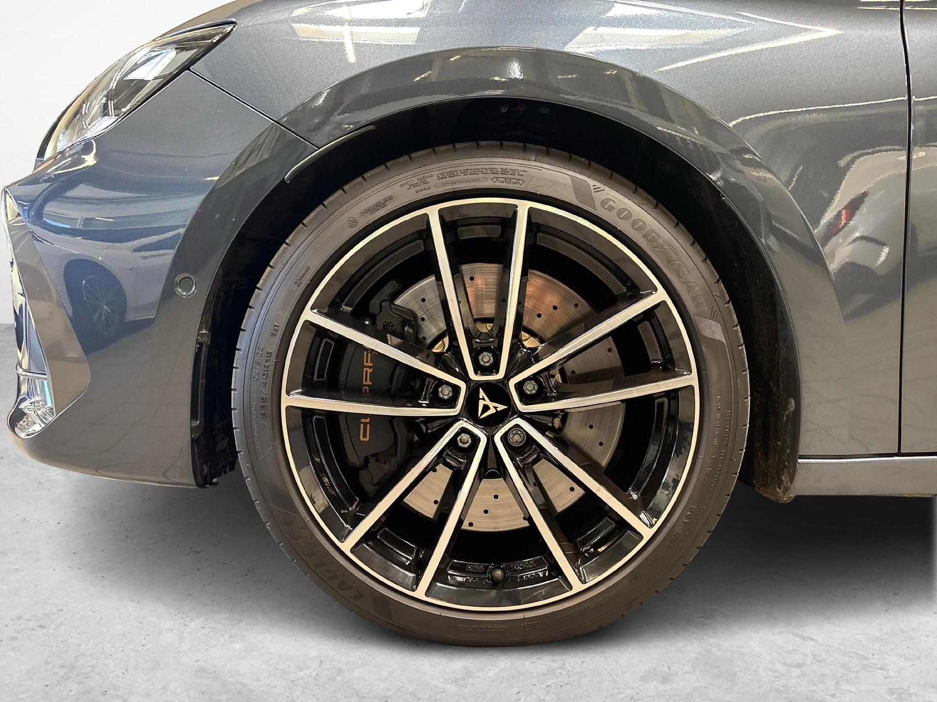 CUPRA Leon ST 2.0 TSI 333 VZ 4Drive DSG-image-17