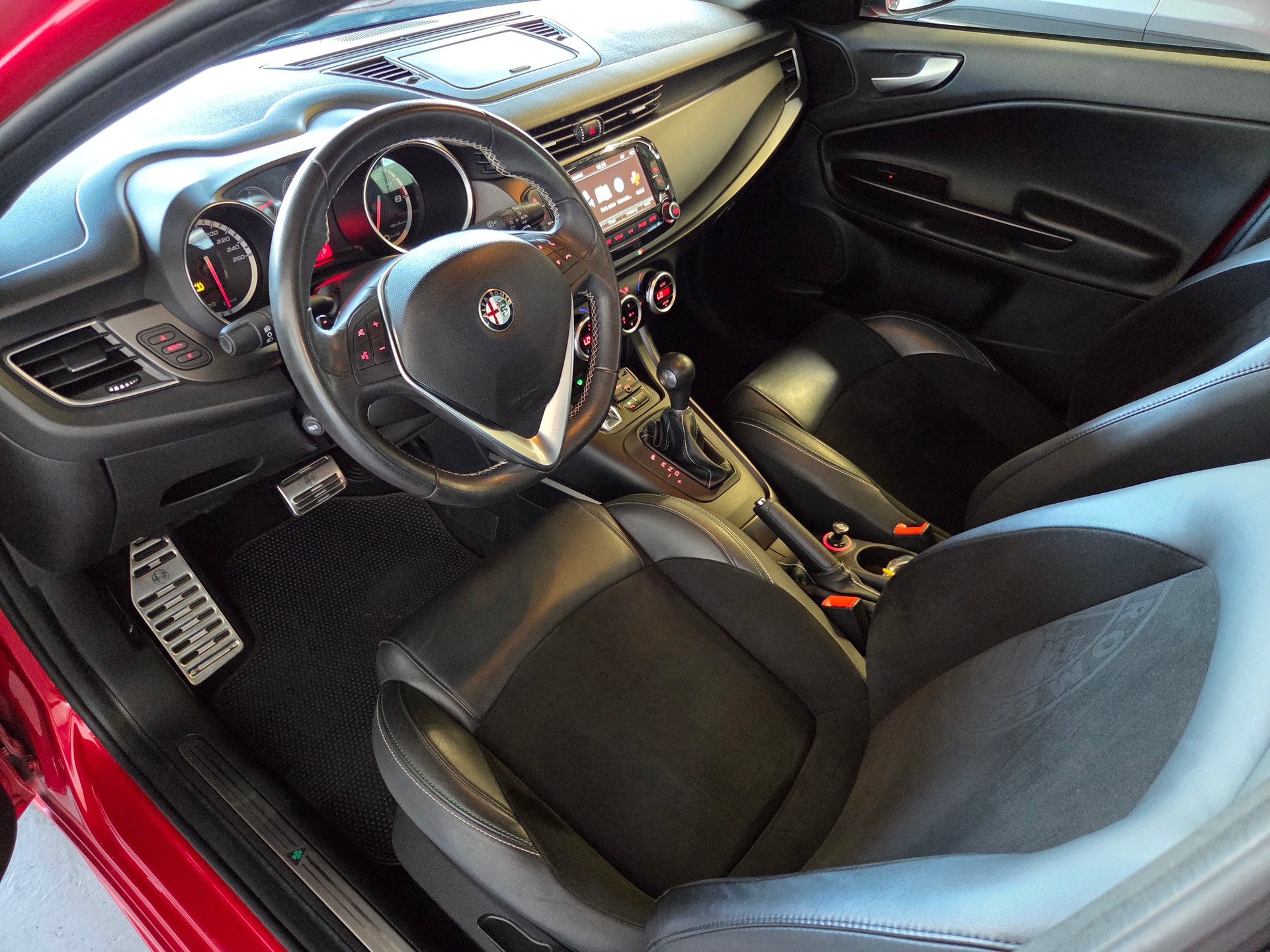 ALFA ROMEO Giulietta 1750 TBi Quadrifogl. Verde TCT-showroom-element-3
