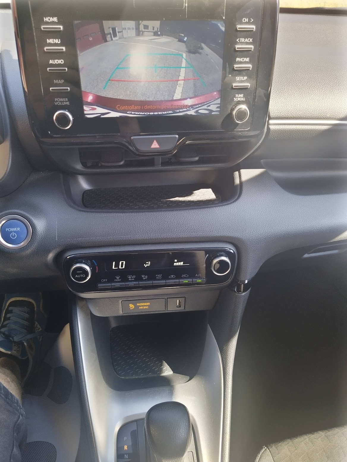 TOYOTA 1.5 VVT-i HSD Active-image-8