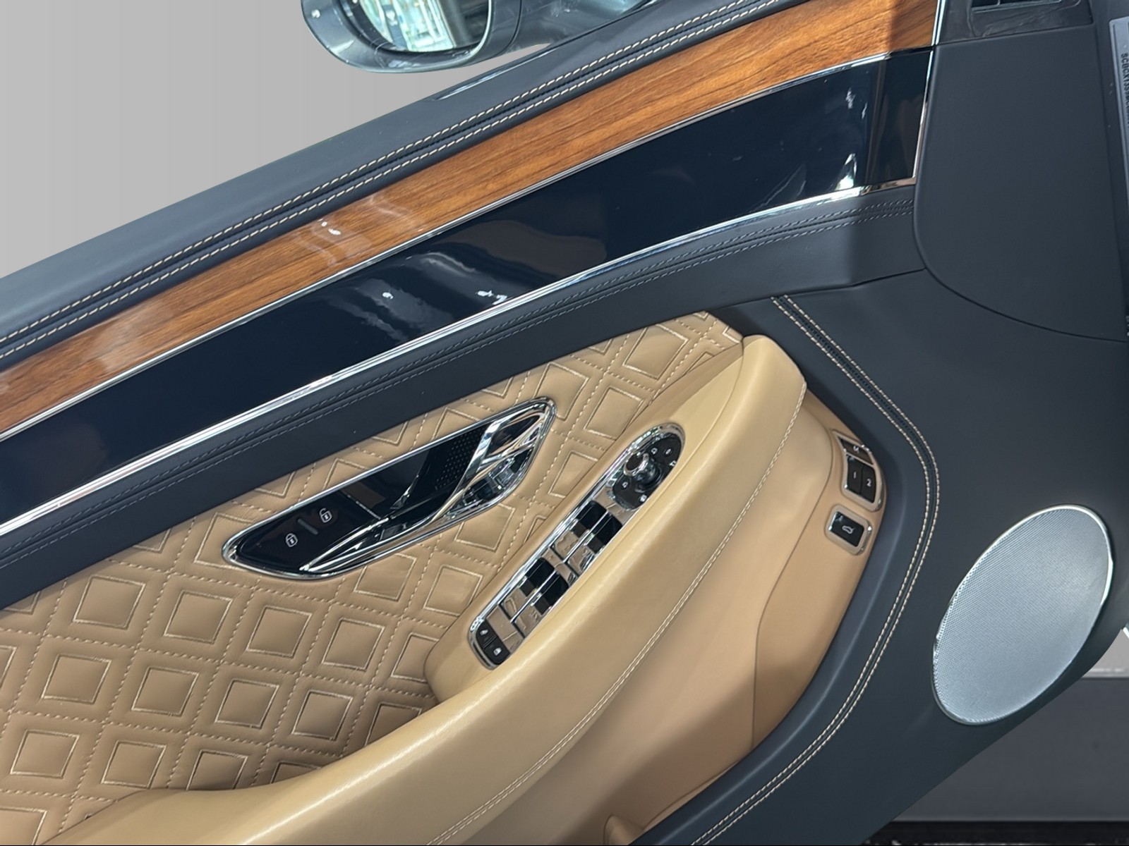 BENTLEY Continental GT 4.0 V8-image-12