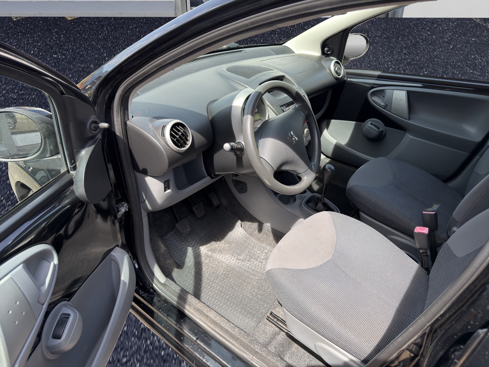 PEUGEOT 107 1.0 Trendy-image-8
